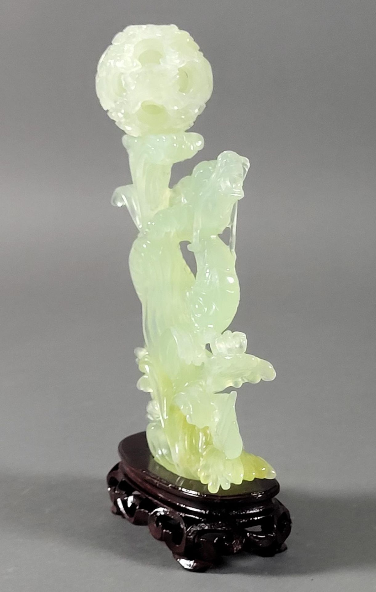 Jadeskulpur, Drache mit Wunderkugel - Image 3 of 4