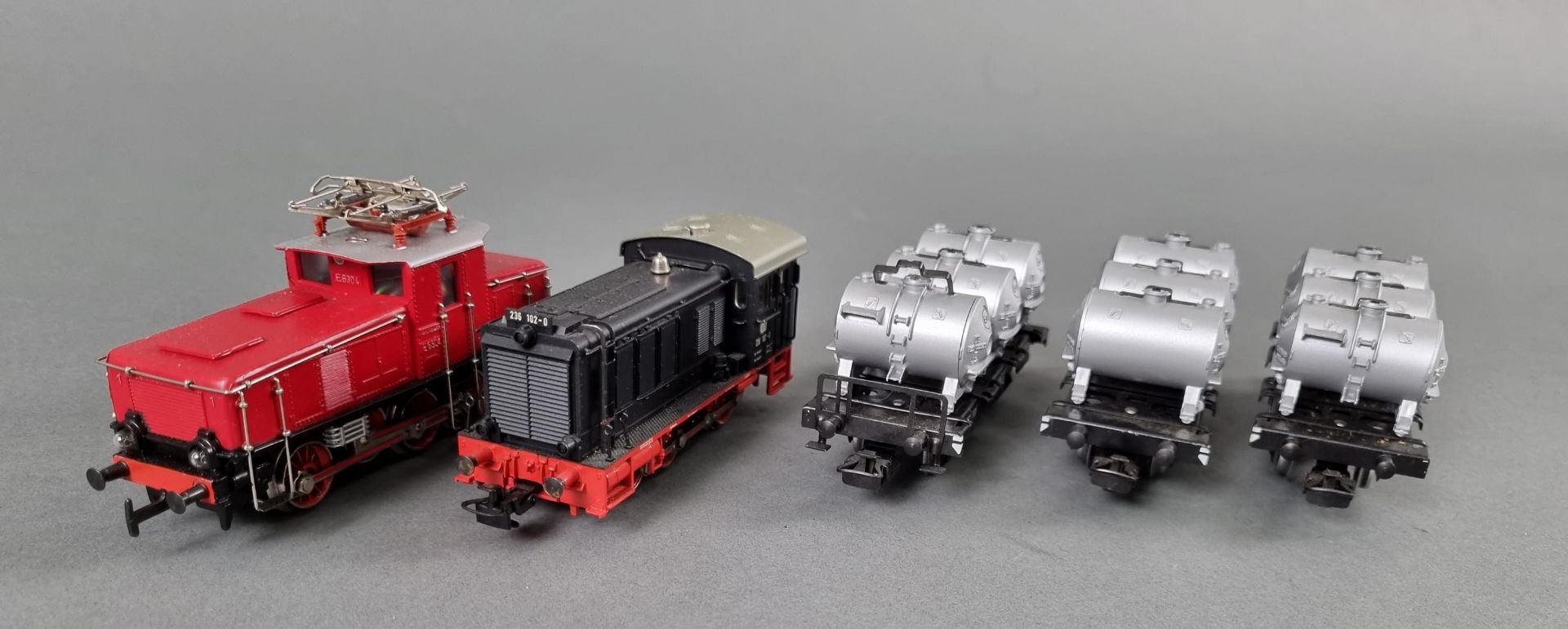 Märklin E6304 und 3 Kesselwagen Zugset 125 Jahre Märklin sowie Märklin 3146