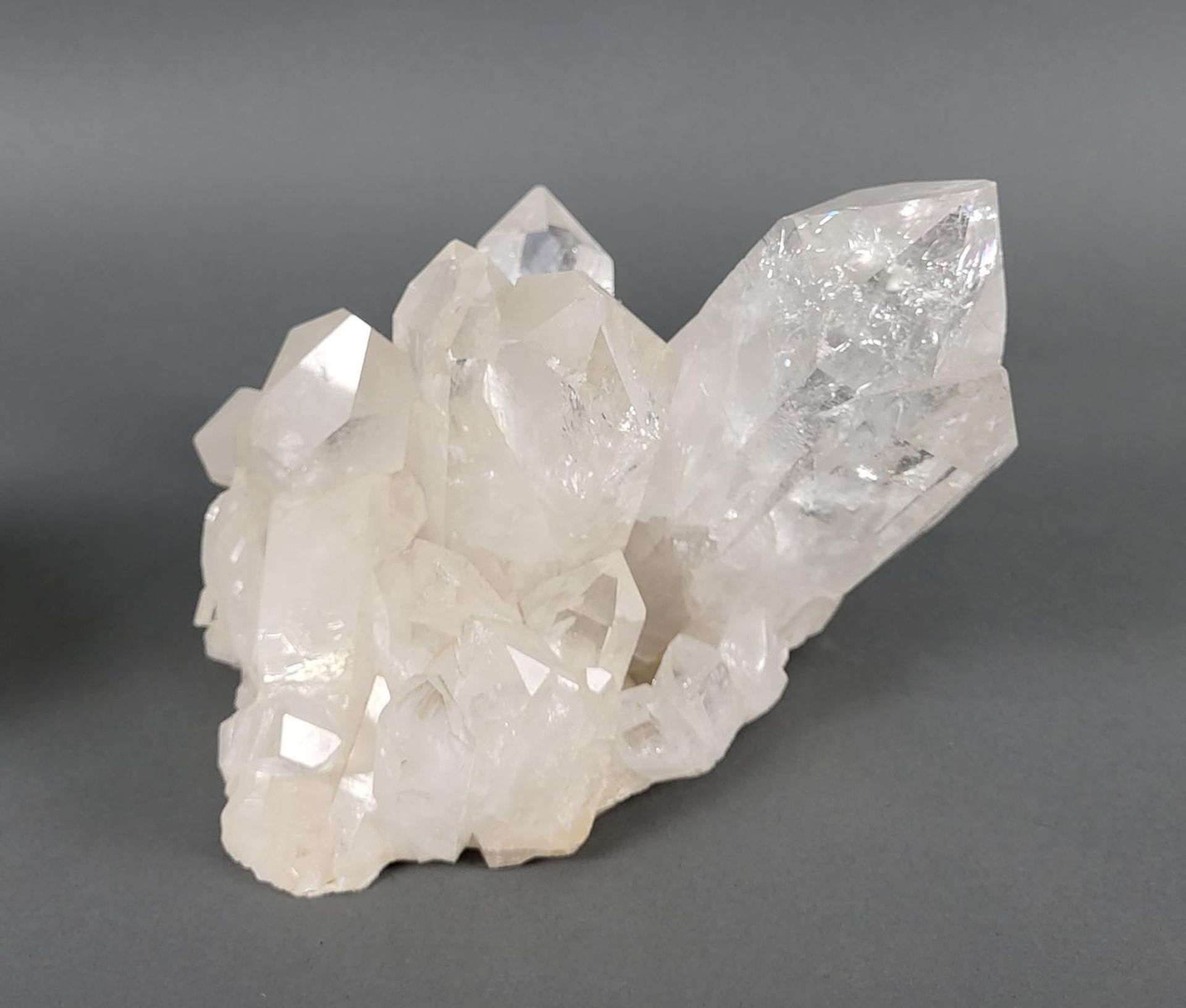 Mineralien Konvolut: Turmaline in Bergkristall, Amethyst/Kristall-Gemenge, Bergkristall, Achatdruse - Bild 2 aus 6