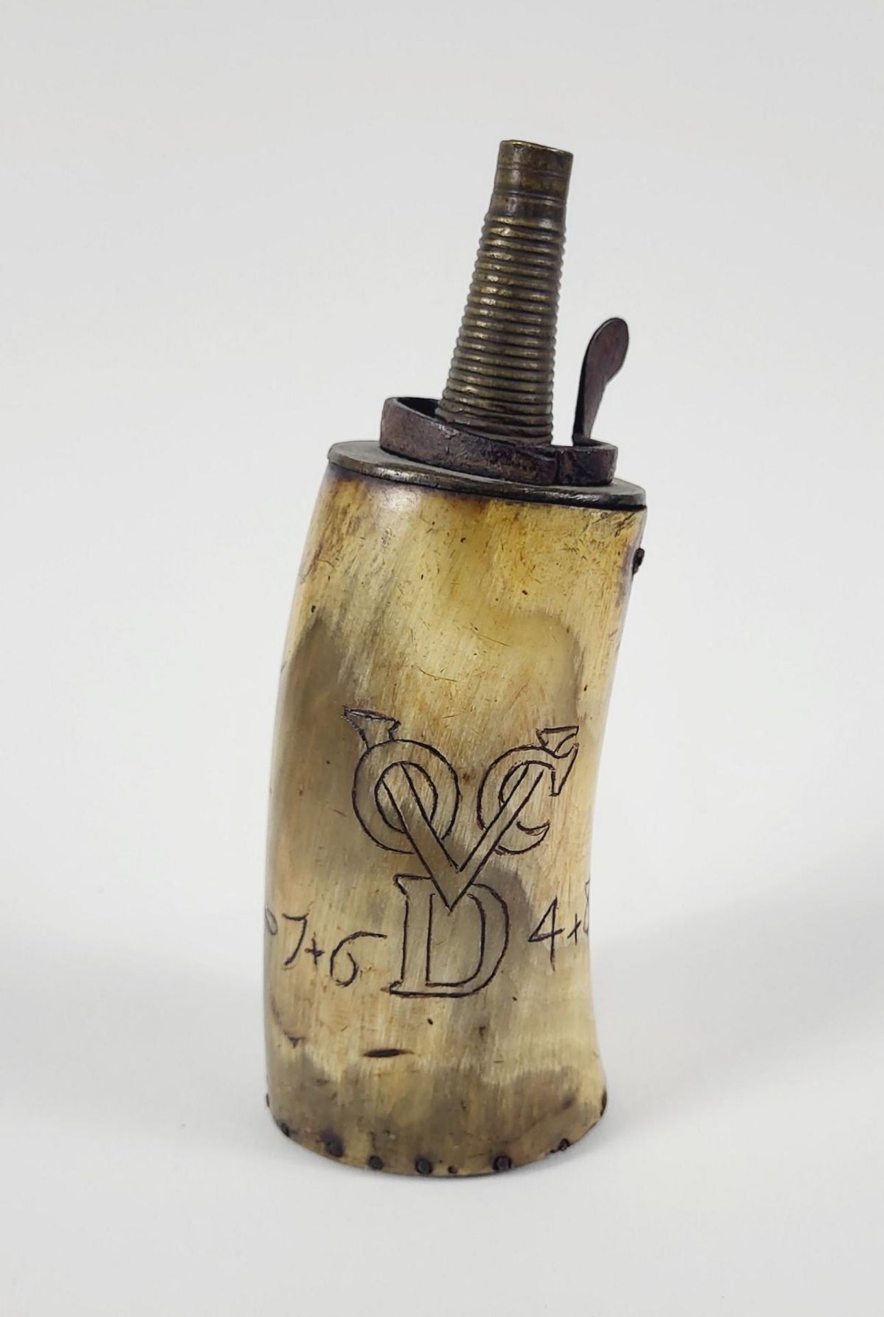 Pulverflasche aus Horn, 17. Jahrhundert