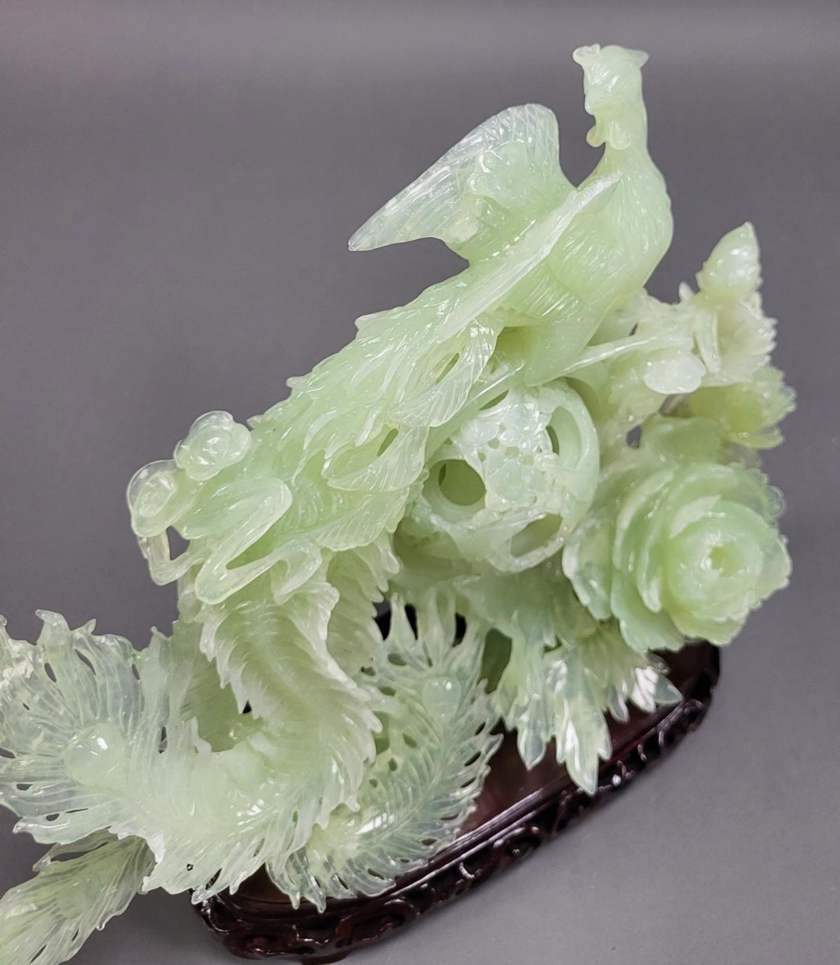 Jadeskulptur, Phönix auf Blumenstrauch mit Wunderkugel - Image 5 of 5