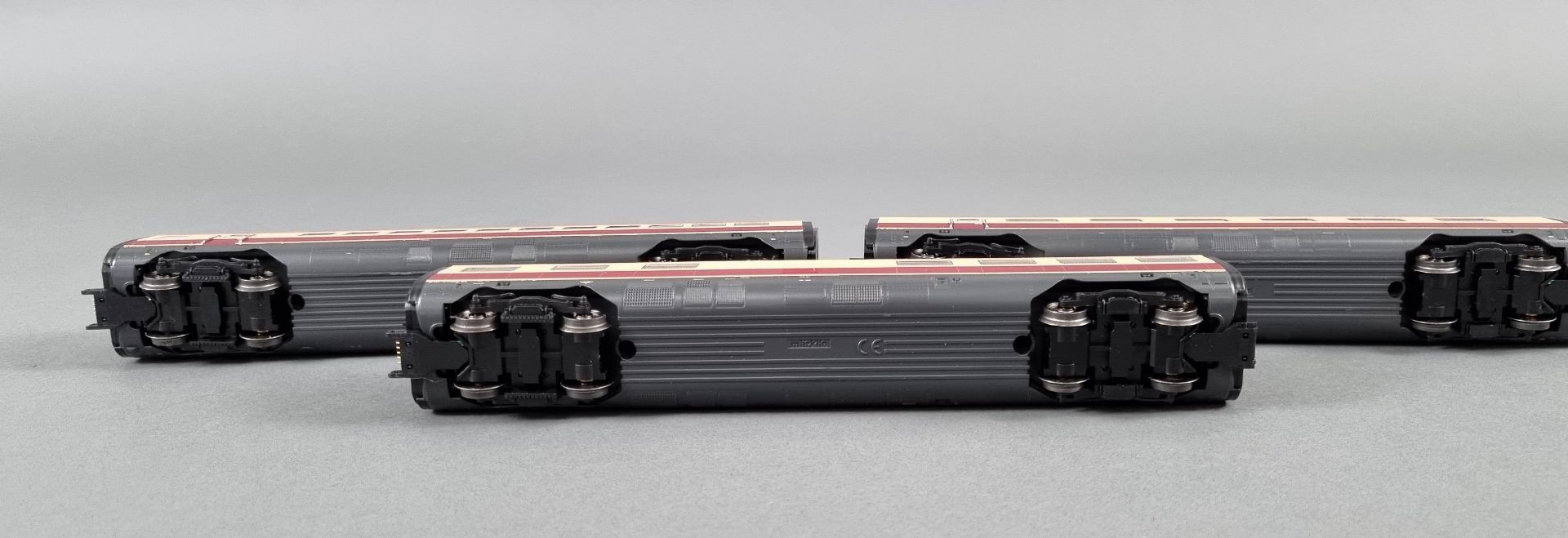 Märklin, 3 Wagons zu TEE Wagenset Helvetia - Bild 2 aus 2