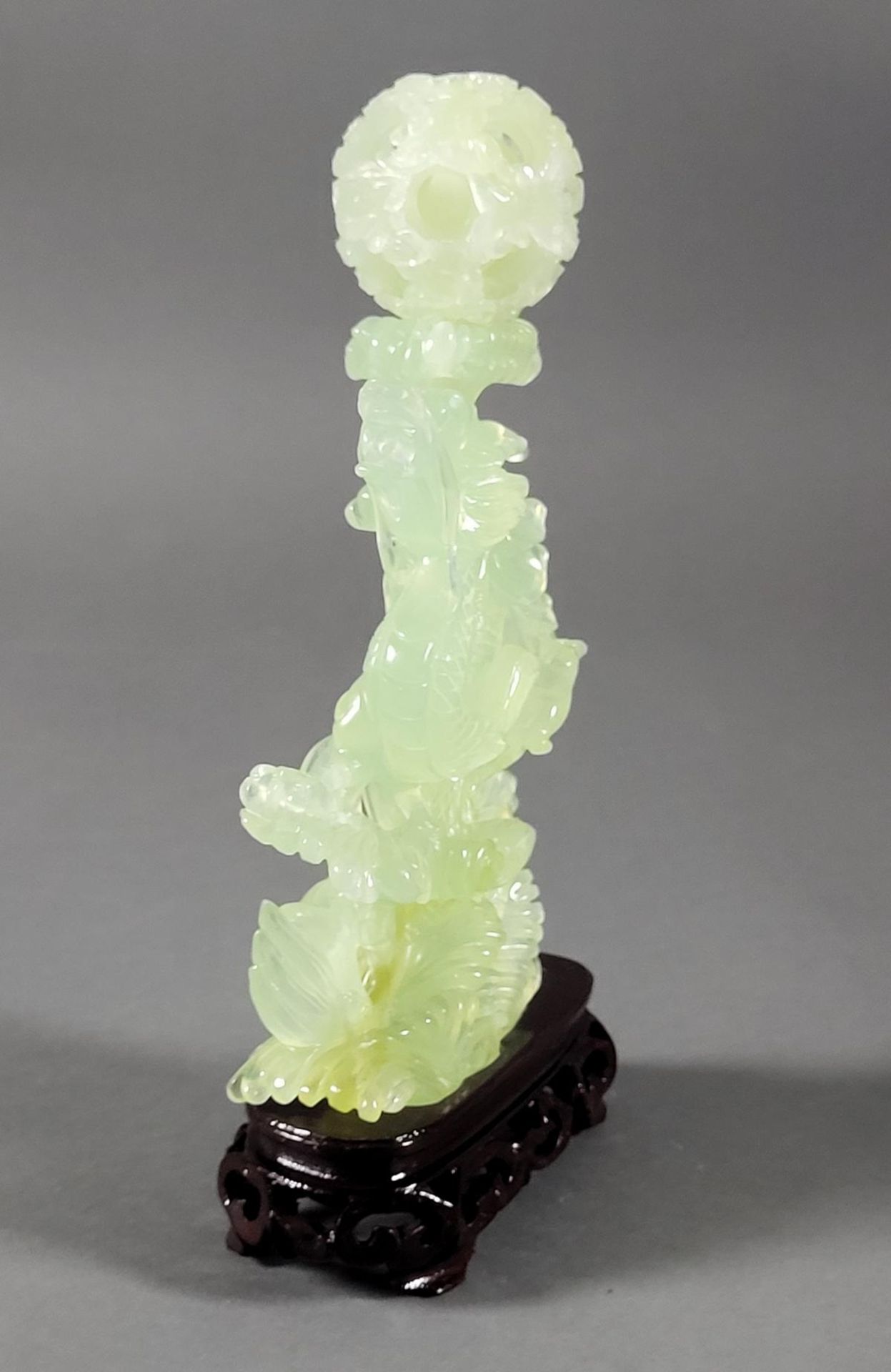 Jadeskulpur, Drache mit Wunderkugel - Image 4 of 4