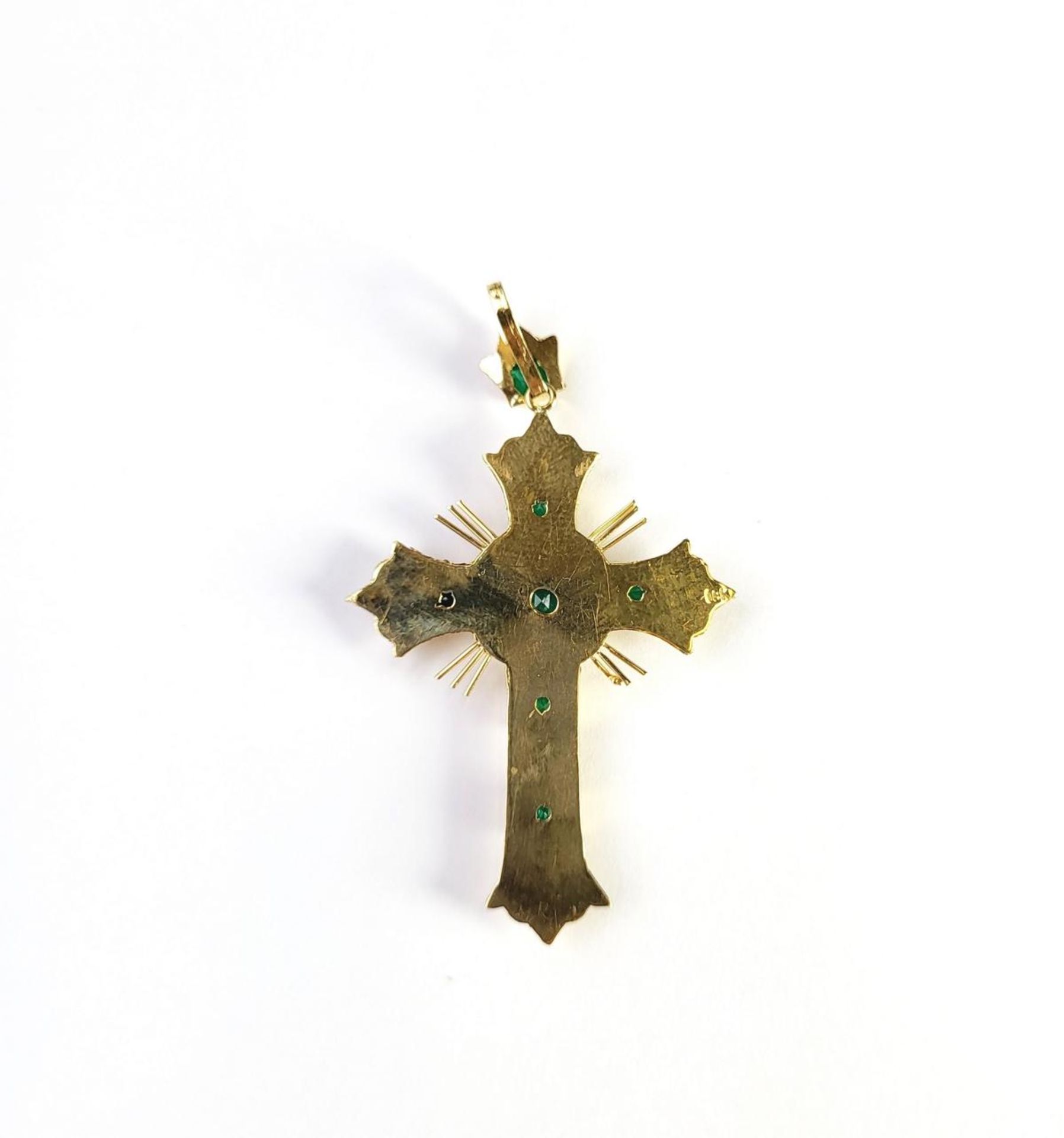 Kreuzanhänger mit Smaragden an Goldkette - Image 2 of 2