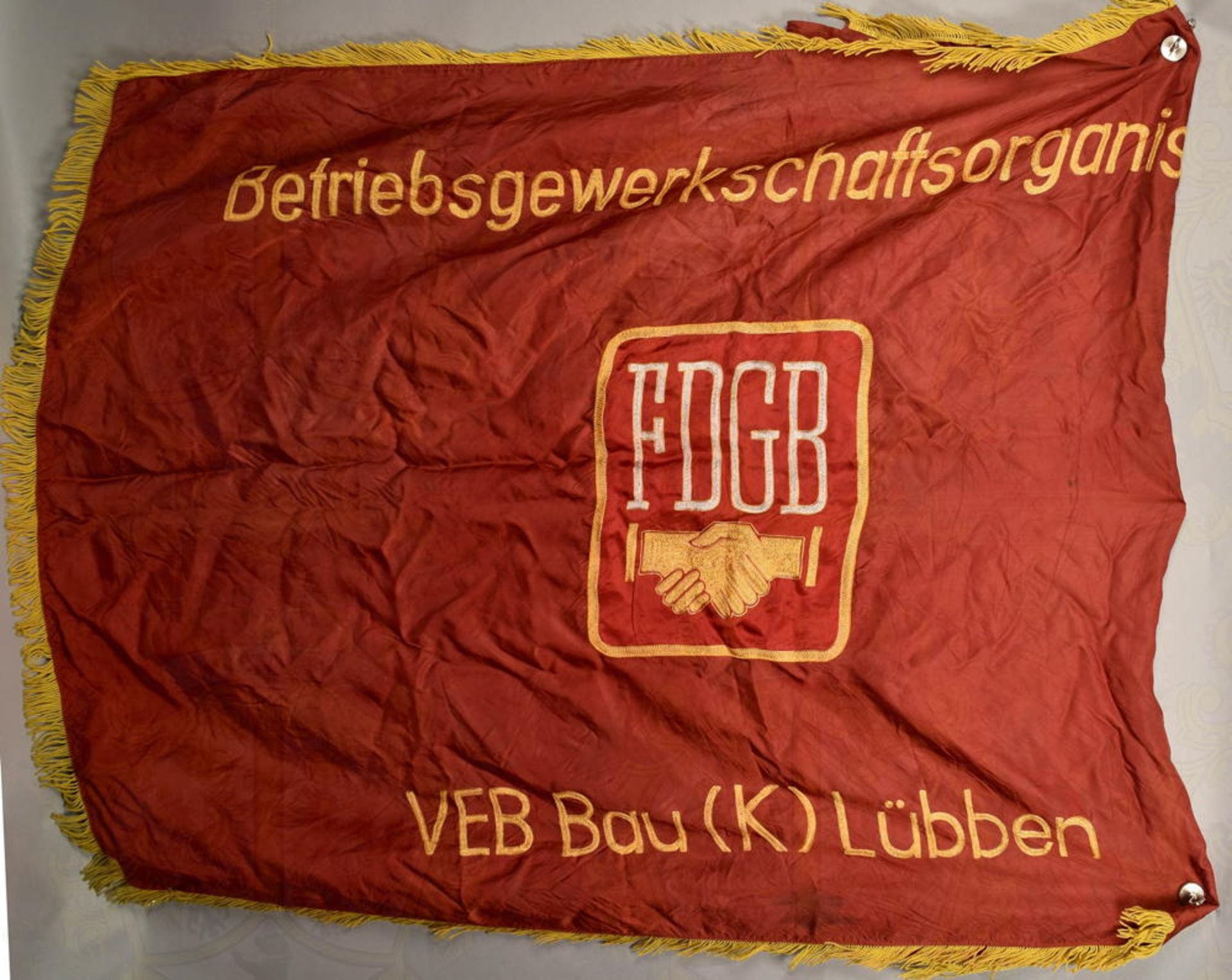 2 EHRENBANNER UND 1 SCHLEIFE - Image 2 of 10