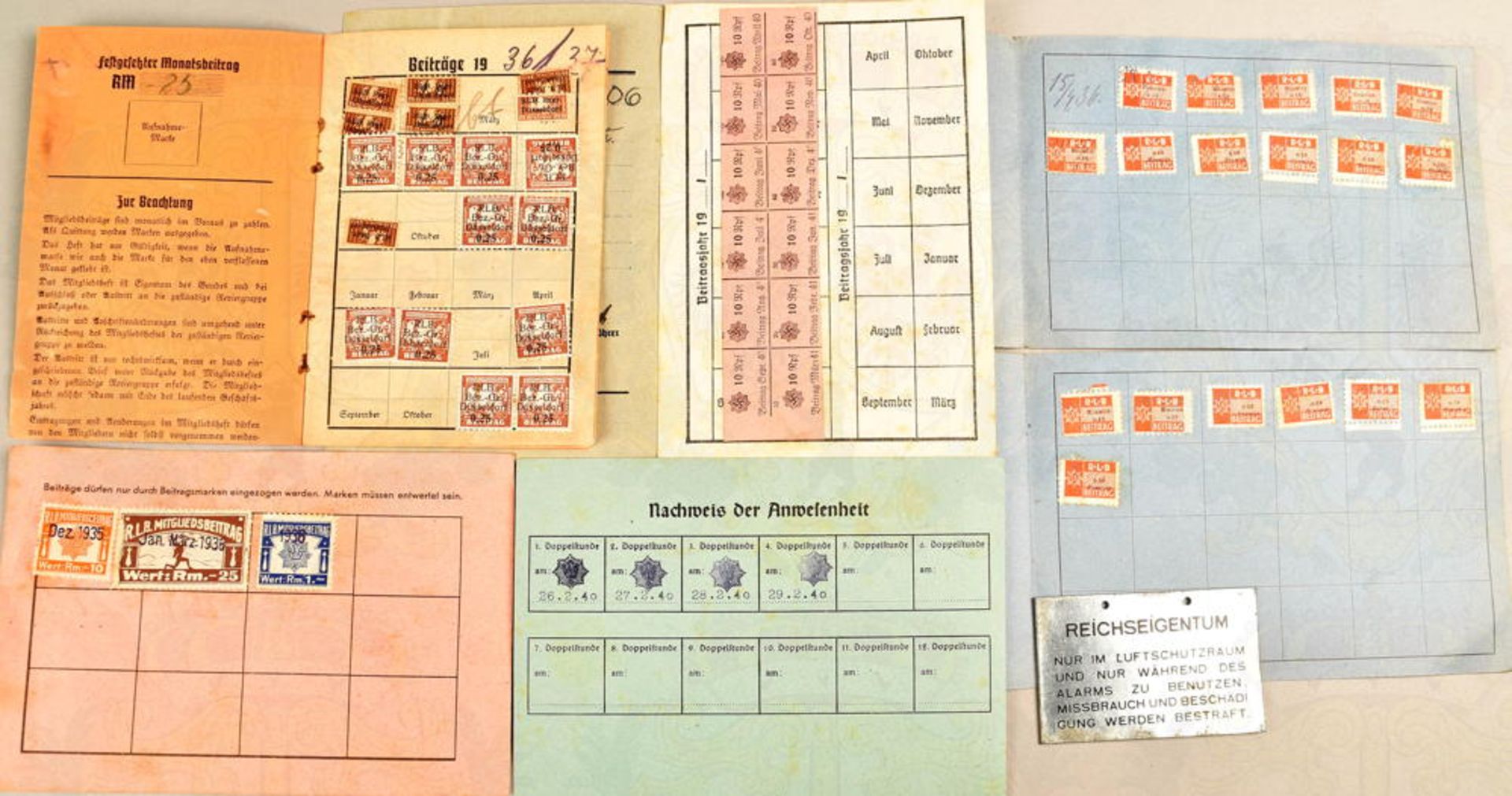 METALLMARKE UND 7 AUSWEISKARTEN RLB - Bild 3 aus 4