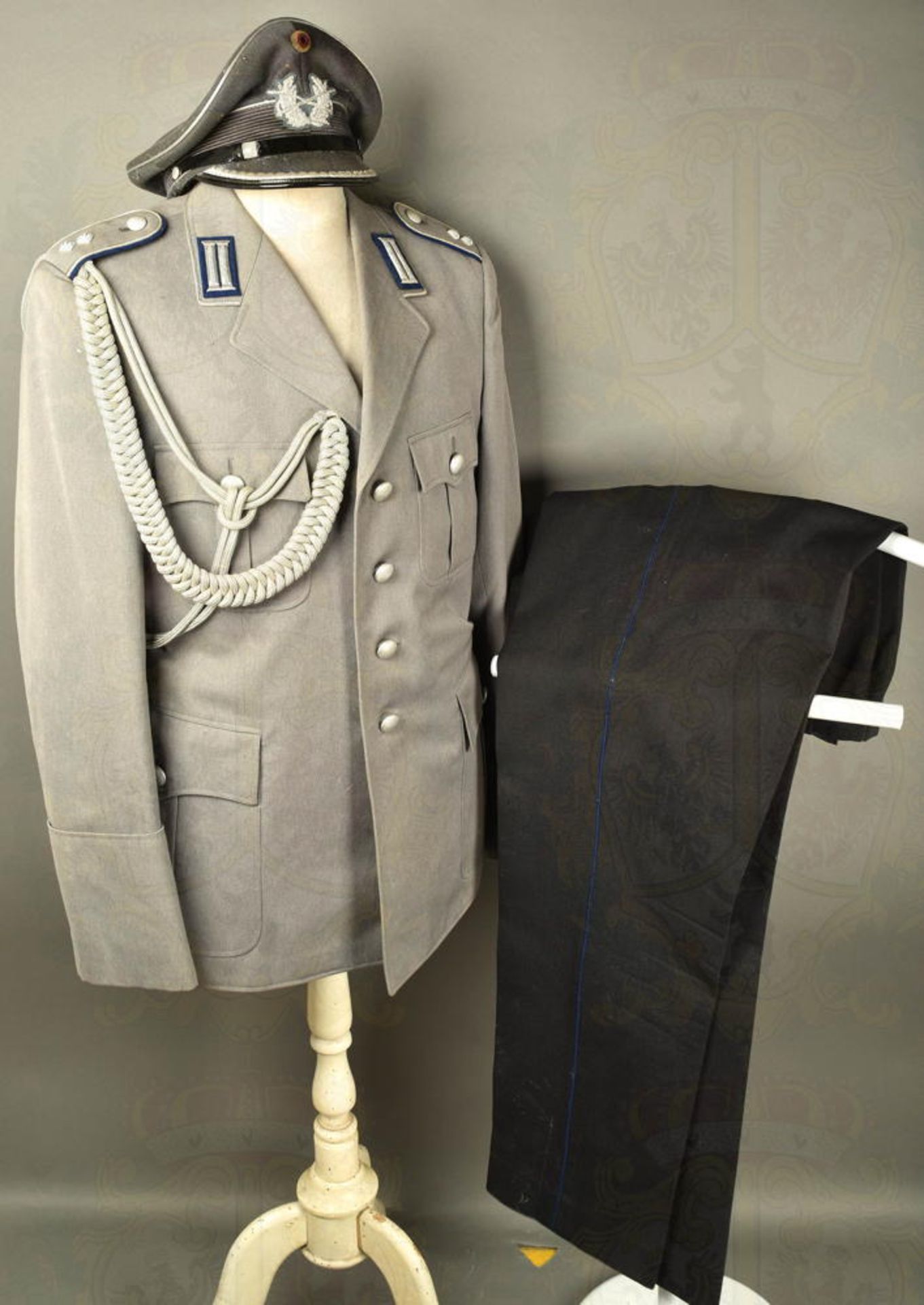 UNIFORM OBERLEUTNANT DER SANITÄTSTRUPPE - Bild 2 aus 12