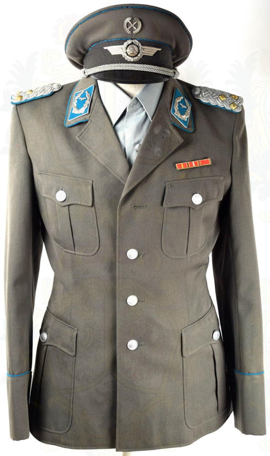 UNIFORMENSEMBLE OBERST DER LUFTSTREITKRÄFTE - Image 17 of 24