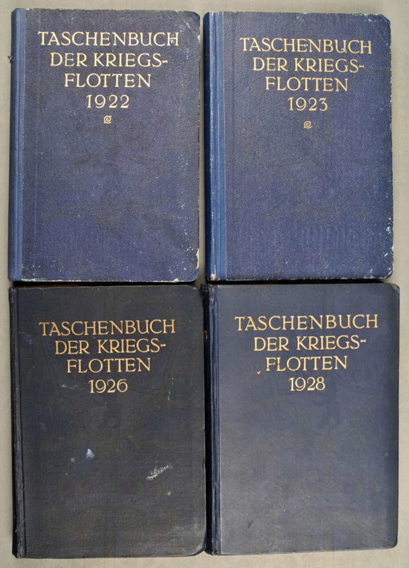 4 Taschenbücher der Kriegsflotten