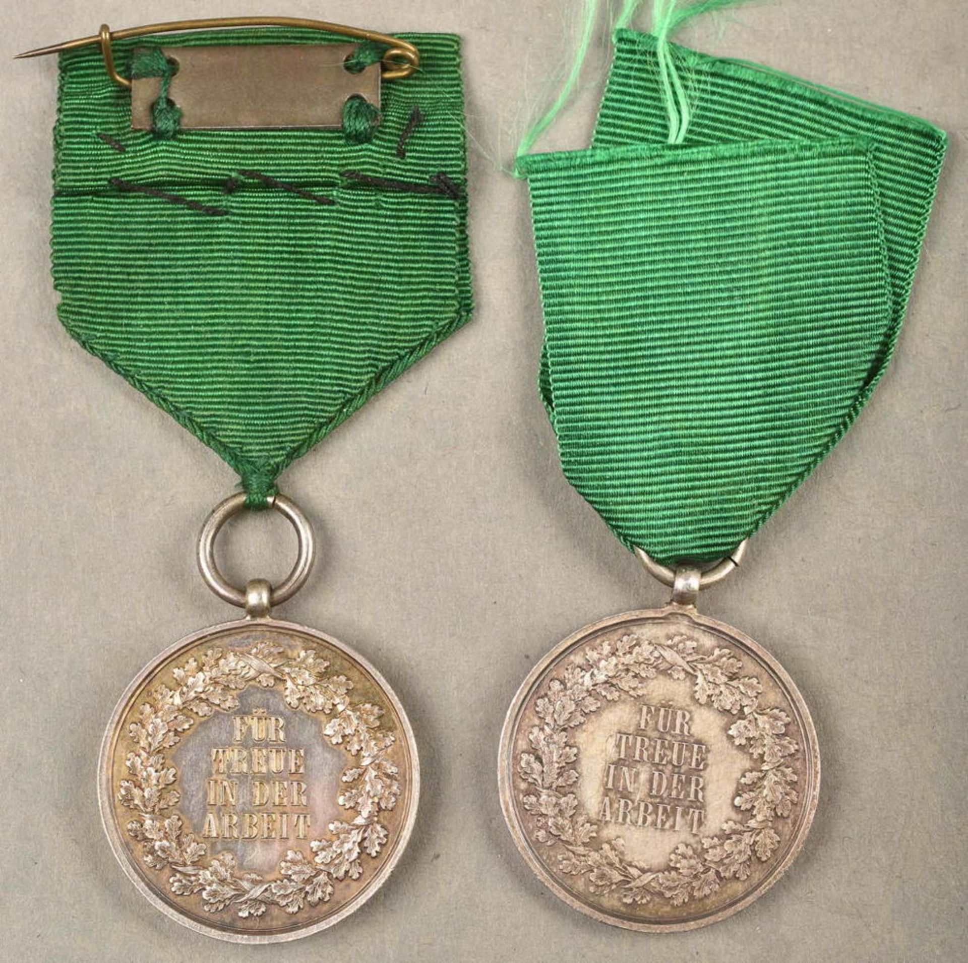 2 Medaillen Für Treue in der Arbeit - Image 3 of 4