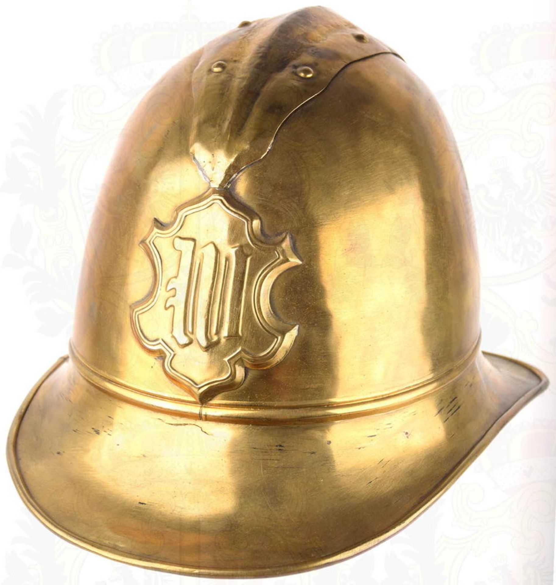 FEUERWEHRHELM MIT FLACHEM KAMM