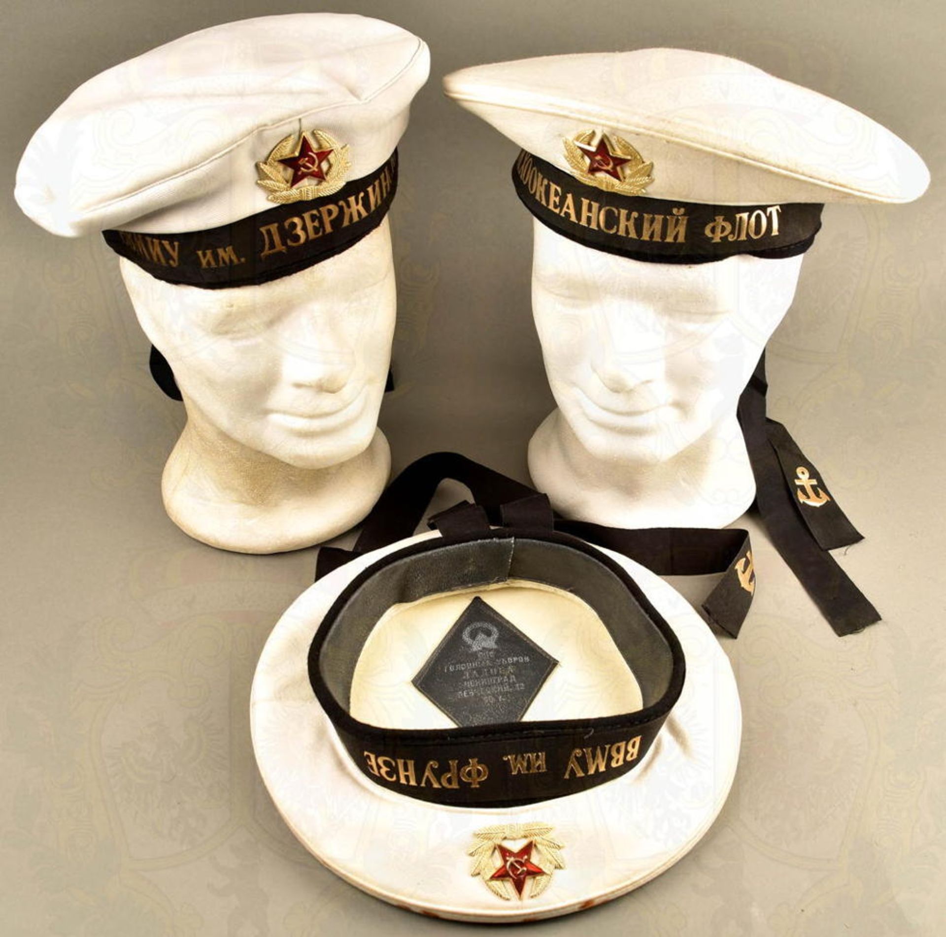 3 Bordmützen für Mannschaften sowjetische Marine