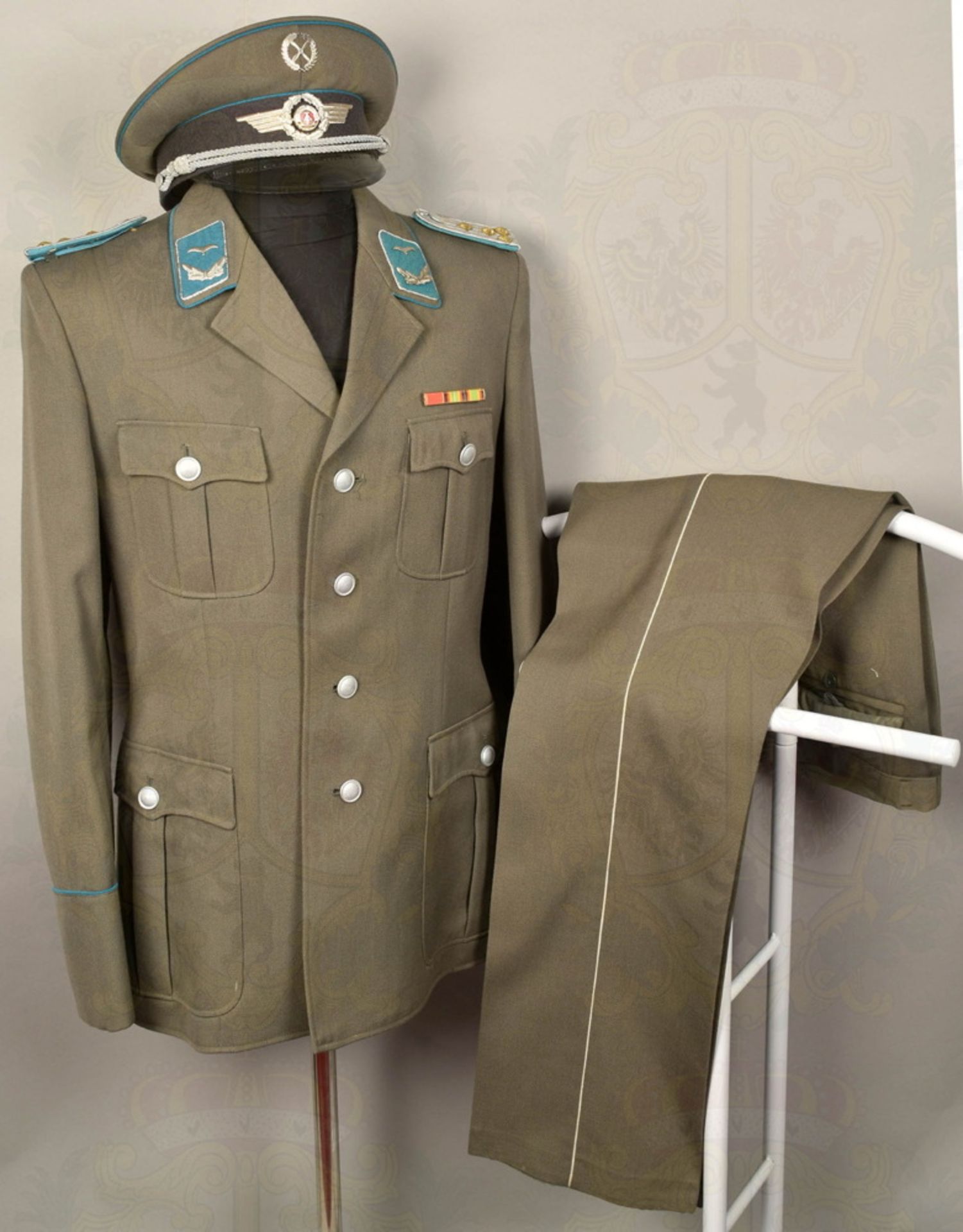 Uniform Hauptmann der Luftstreitkräfte