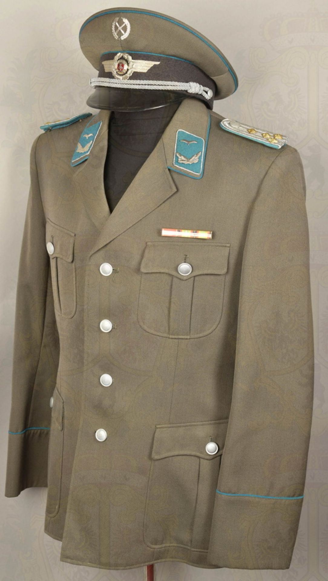 Uniform Hauptmann der Luftstreitkräfte - Image 2 of 6