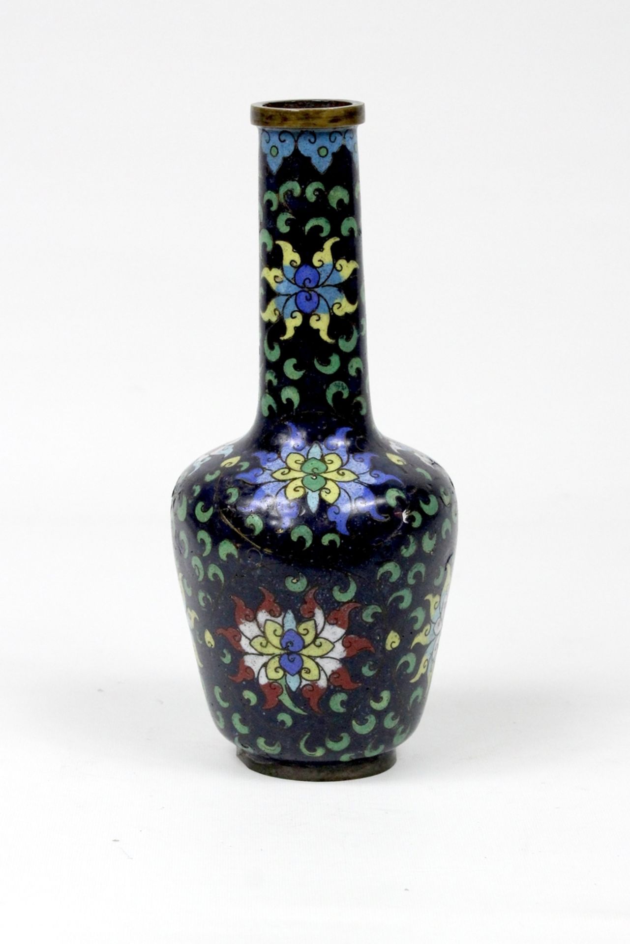 China Blaue Cloisonne-Chrysanthemen Vase frühe Qing Dynastie 17.Jhdt.