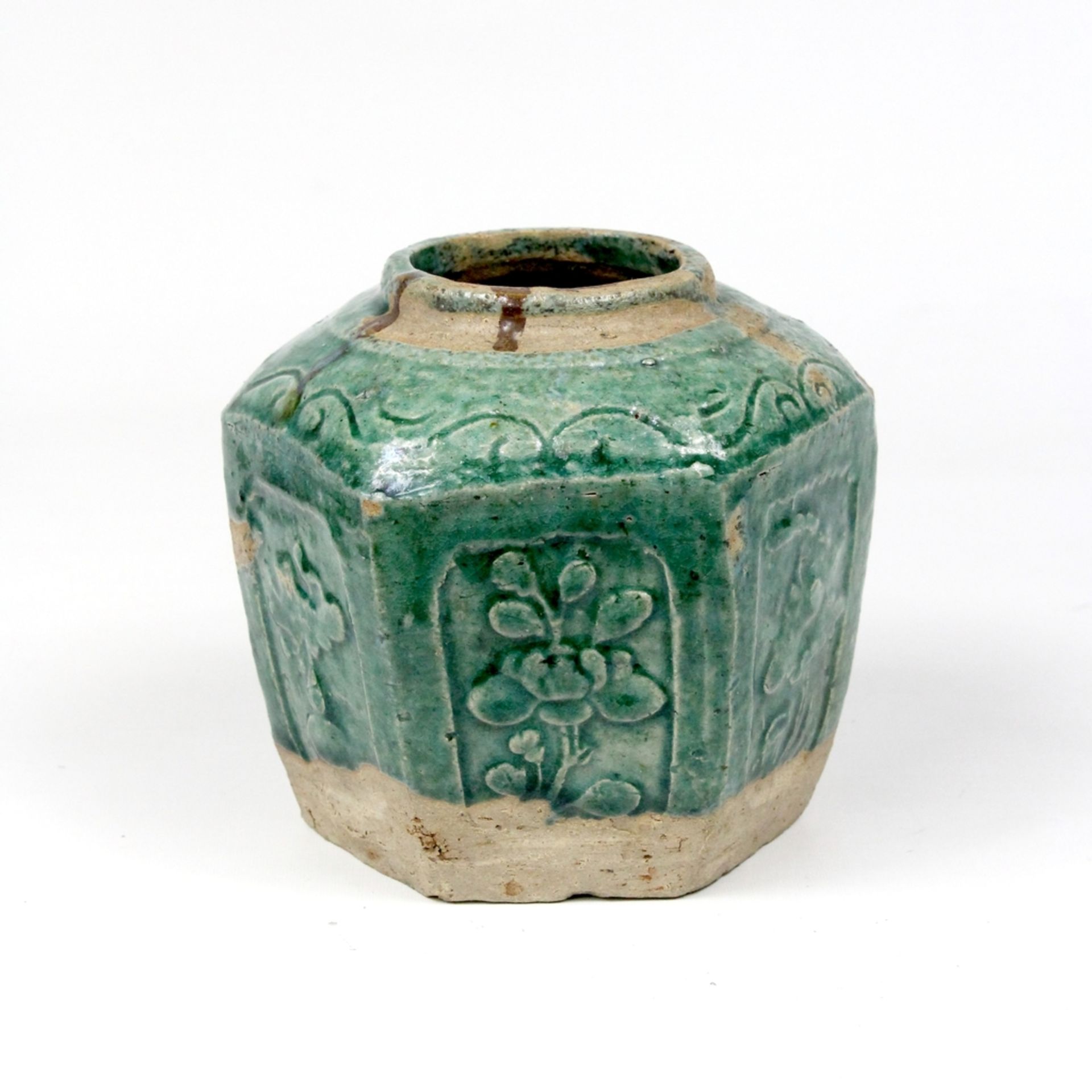 Korea, grün glasierte Hexagonale Vase Joseond Dynastie 15./16.Jhdt. - Bild 3 aus 4