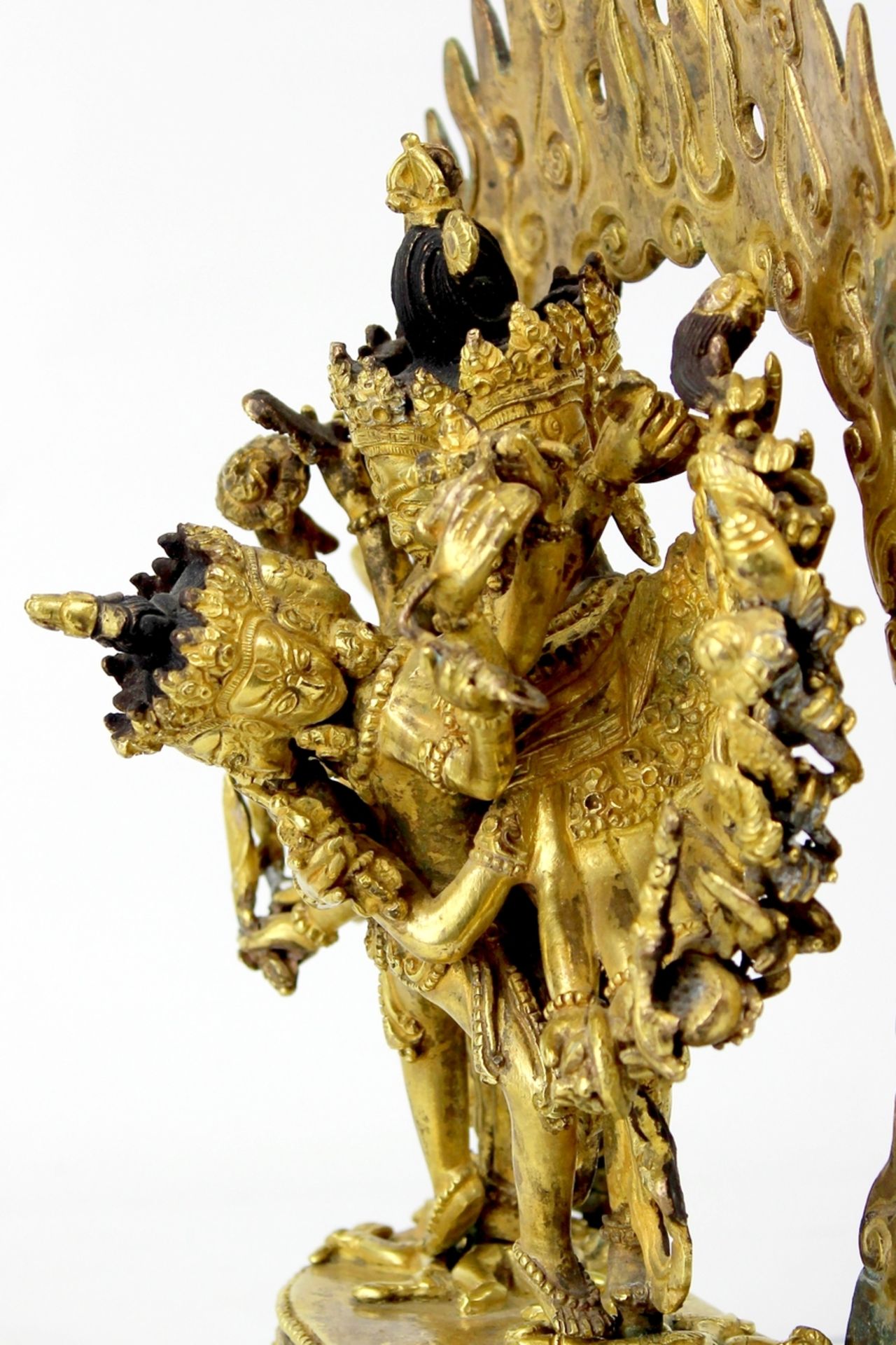 Tibet feuervergoldete Bronze Vajrabhairava in Yab Yum 18./.19. Jhdt. - Bild 6 aus 8