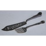 A pair of Victorian silver Coburg pattern fish servers, the slice 34.5cm long, London 1855, 400g