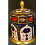 A Royal Crown Derby Imari palette 1128 pattern biscuit barrel and cover, acorn finial, 20cm ,