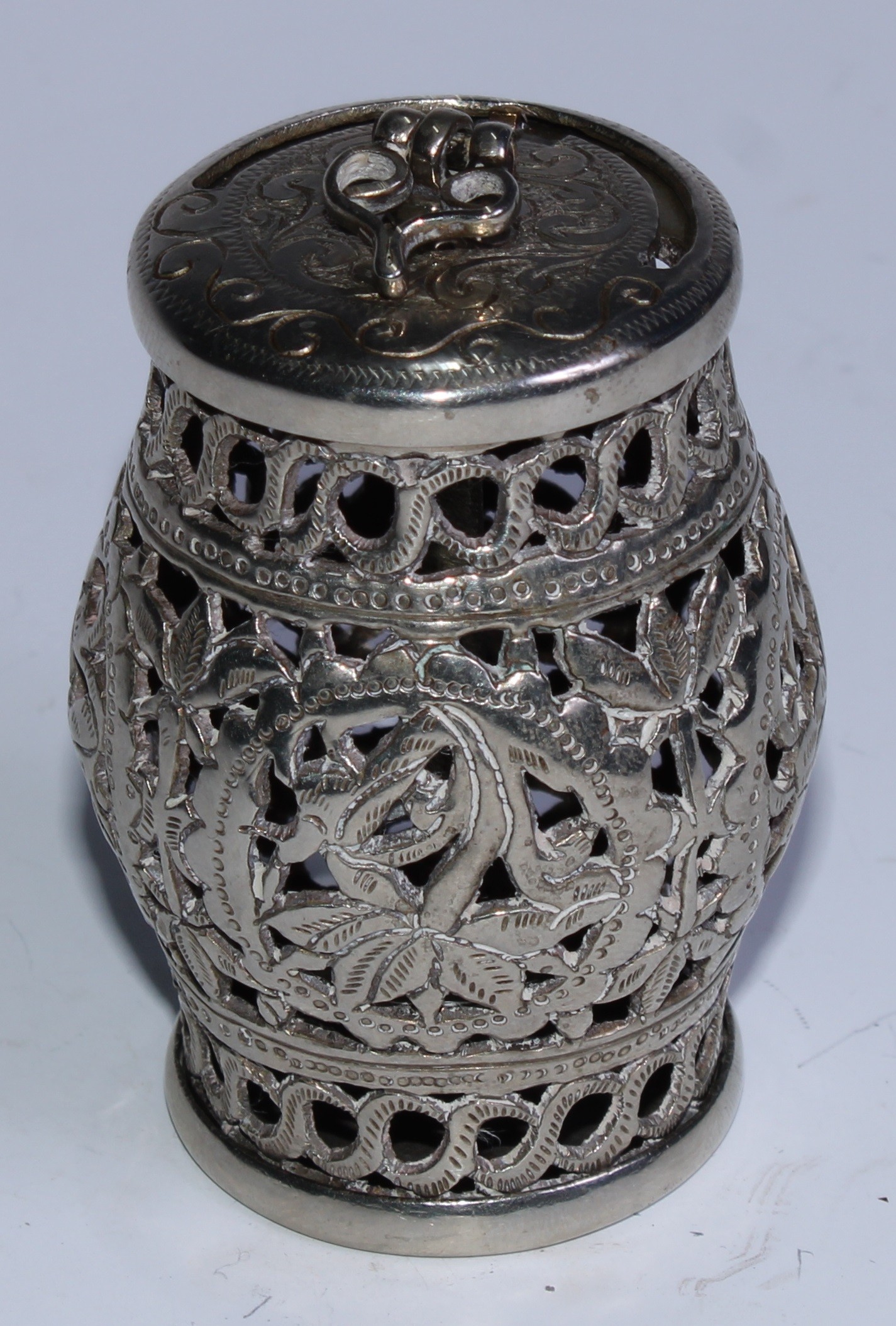 A Chinese silver coloured metal cricket box, sliding aperture cover, 7cm high - Bild 2 aus 3