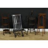 An early 20th century folding steamer chair, 76cm high, 41cm wide, the seat 37cm deep (open); a