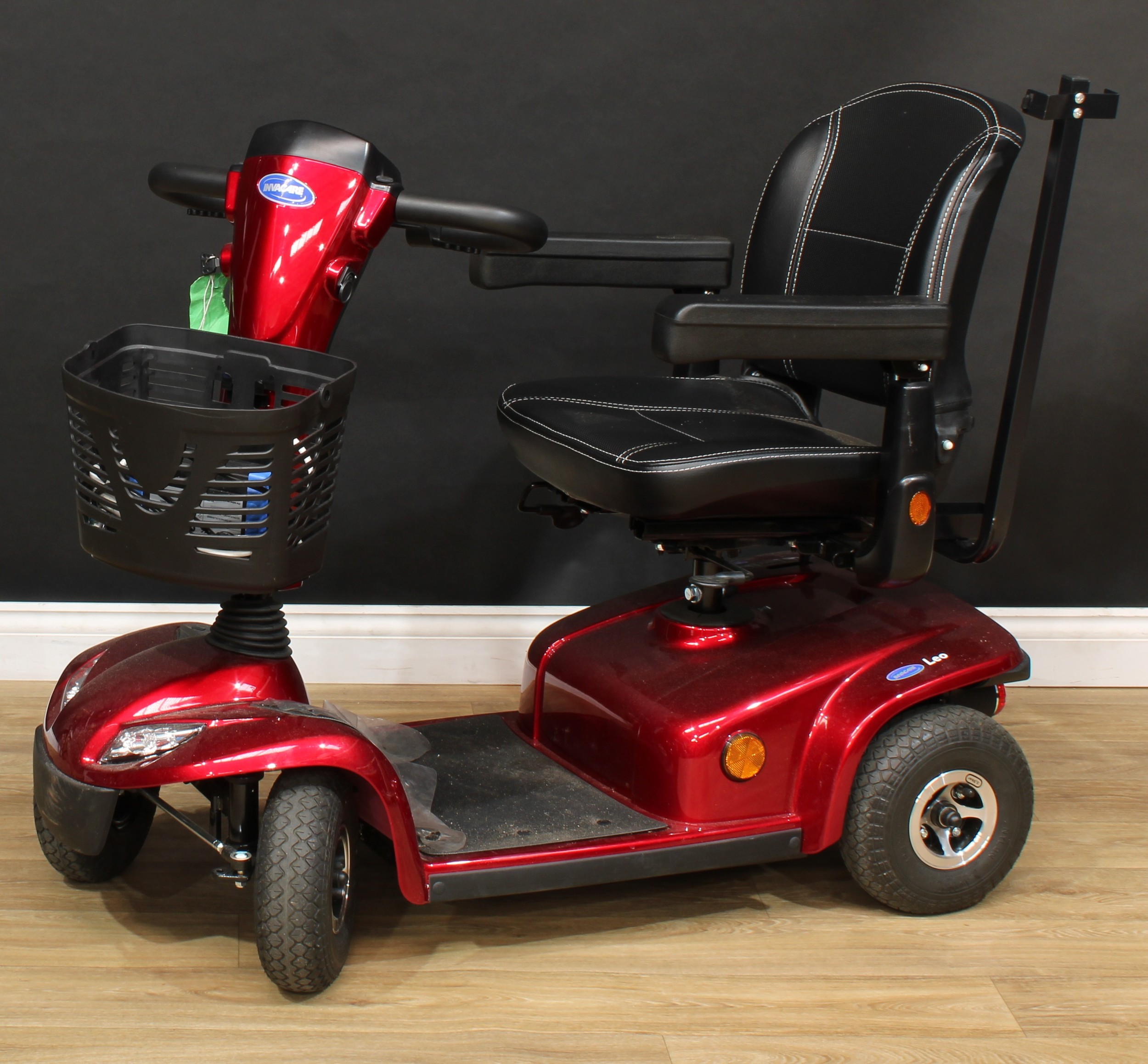 An Invacare Leo mobility scooter - Image 2 of 2
