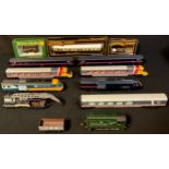 Trains, OO Gauge including Mainline Railways, Replica Railways and Hornby (quantity)