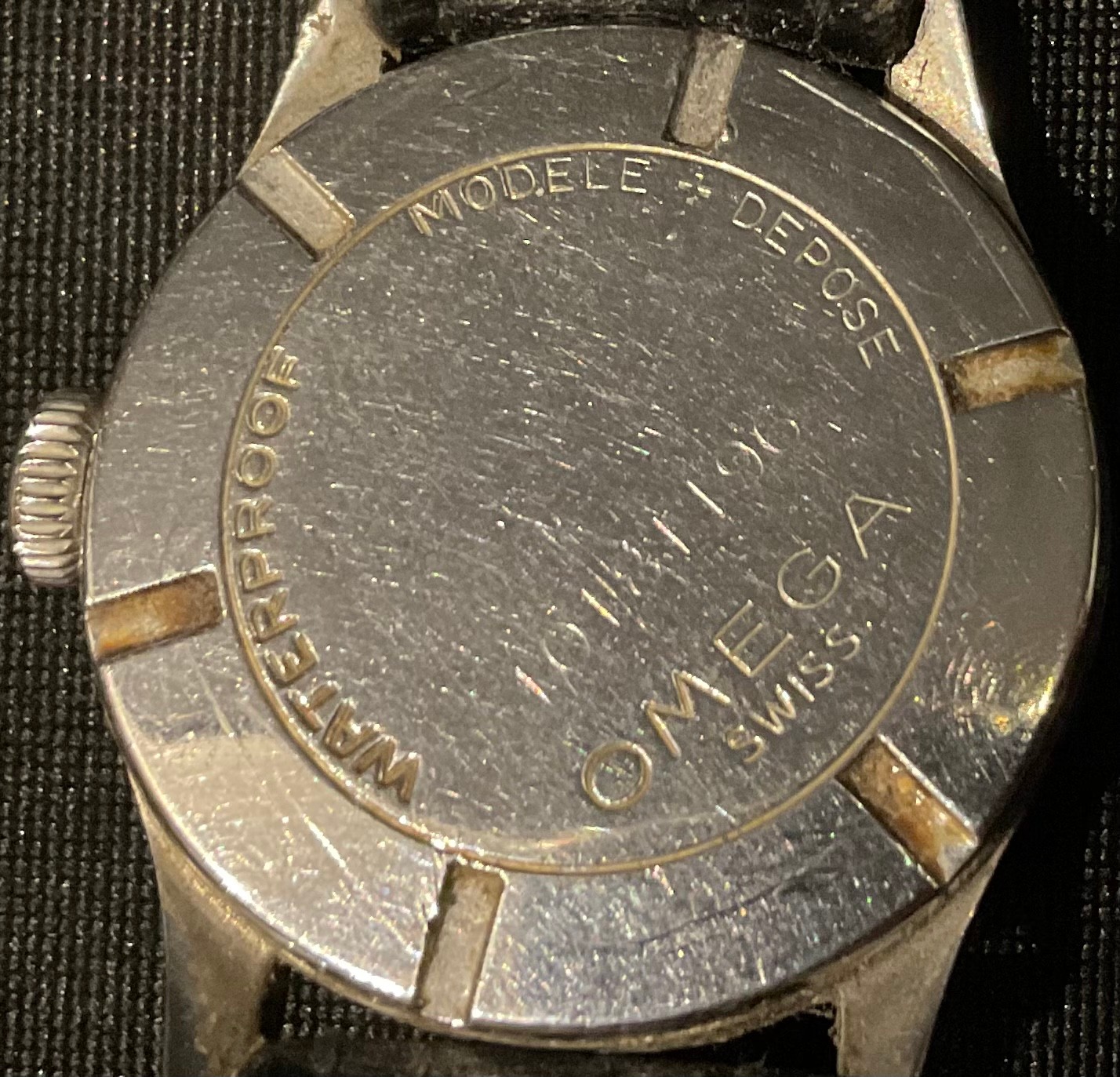 A vintage Omega black faced military wristwatch - Bild 3 aus 3