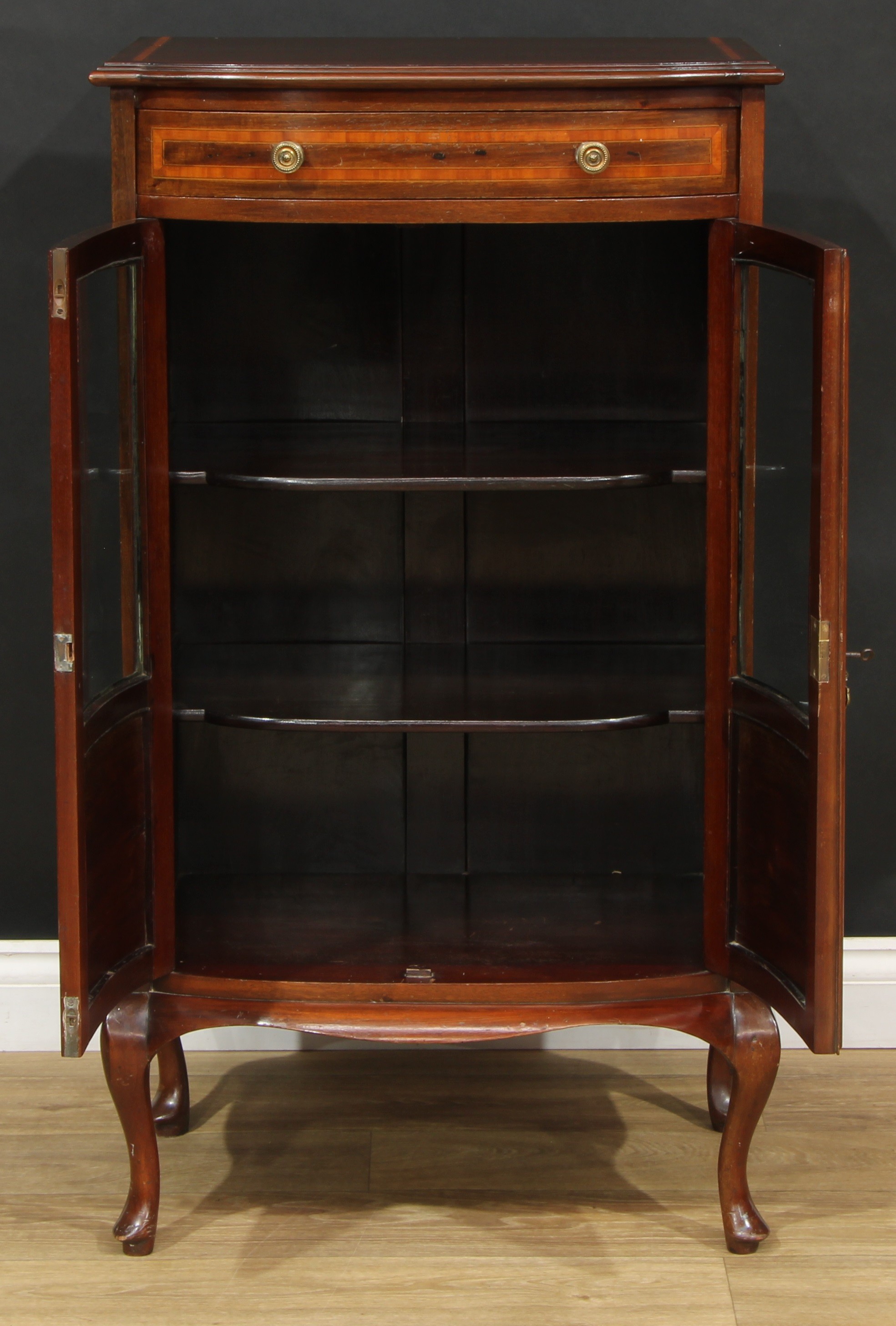 An Edwardian satinwood crossbanded mahogany pier display cabinet, 109.5cm high, 61cm wide, 42.5cm - Image 2 of 4