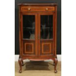 An Edwardian satinwood crossbanded mahogany pier display cabinet, 109.5cm high, 61cm wide, 42.5cm