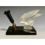 A Sabino desk pen holder, as a wren, on black onyx base, 9.5cm high, c.1930