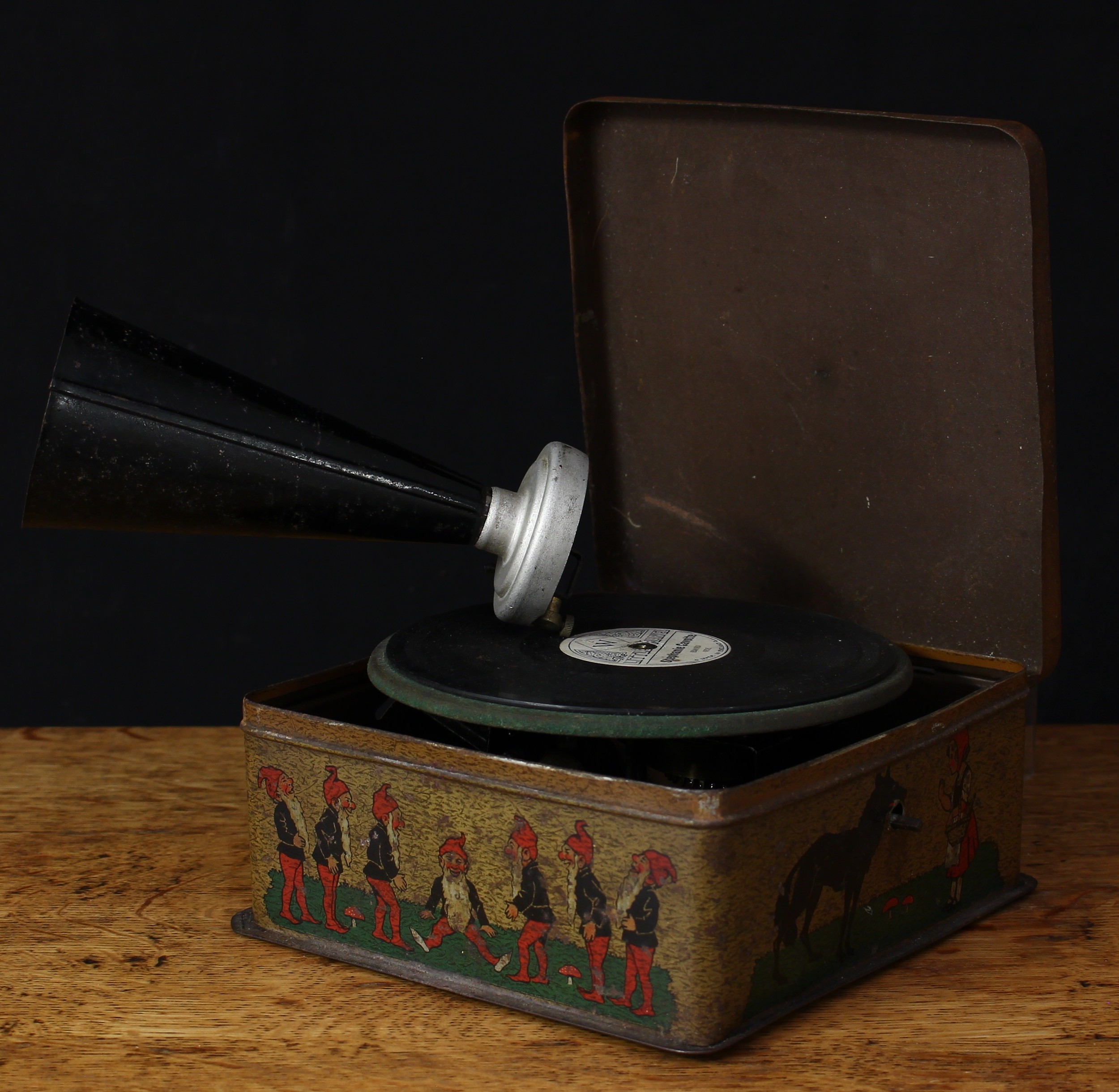 An early 20th century Gebrüder Bing (Nuremberg, Germany) tinplate and clockwork “Pigmyphone”