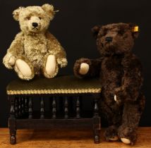 A Steiff (Germany) EAN 000850 Classic 1920 replica jointed brown mohair teddy bear, amber and