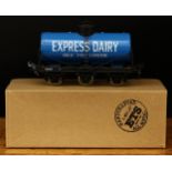 ETS (Electric Train Systems, Czech Republic) O Gauge tinplate 468 Express Dairy milk tank car or