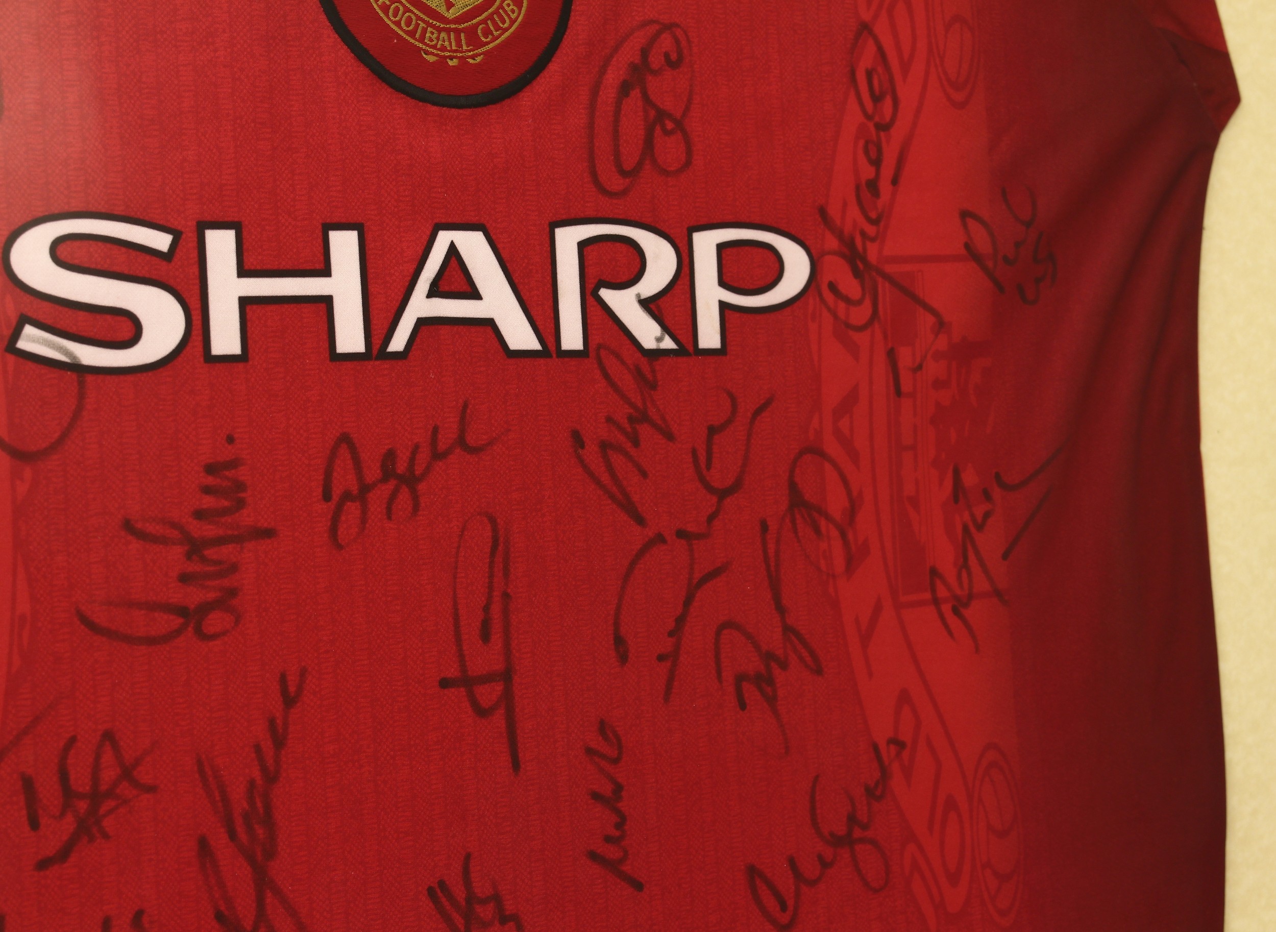 Sport, Football, Autographs, Manchester United F.C. (The Red Devils) - a 1996-1998 'Theatre of - Image 5 of 9