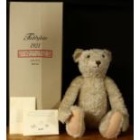 Steiff (Germany) EAN 407291 teddy bear replica 1921, trademark 'Steiff' button to ear with black and