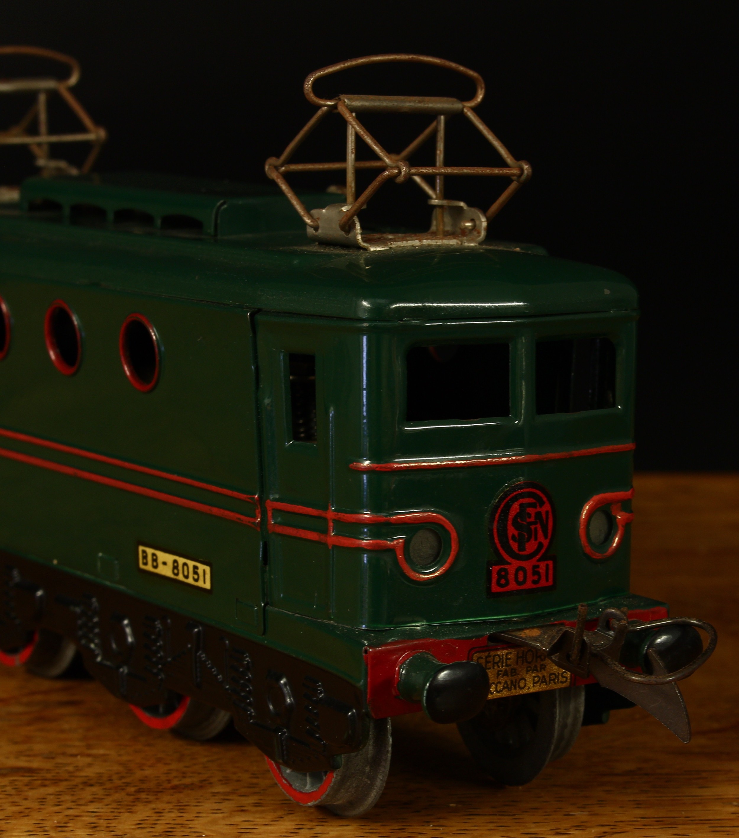 A Hornby French series O gauge tinplate S.N.C.F. overhead electric style locomotive with fixed - Image 3 of 3