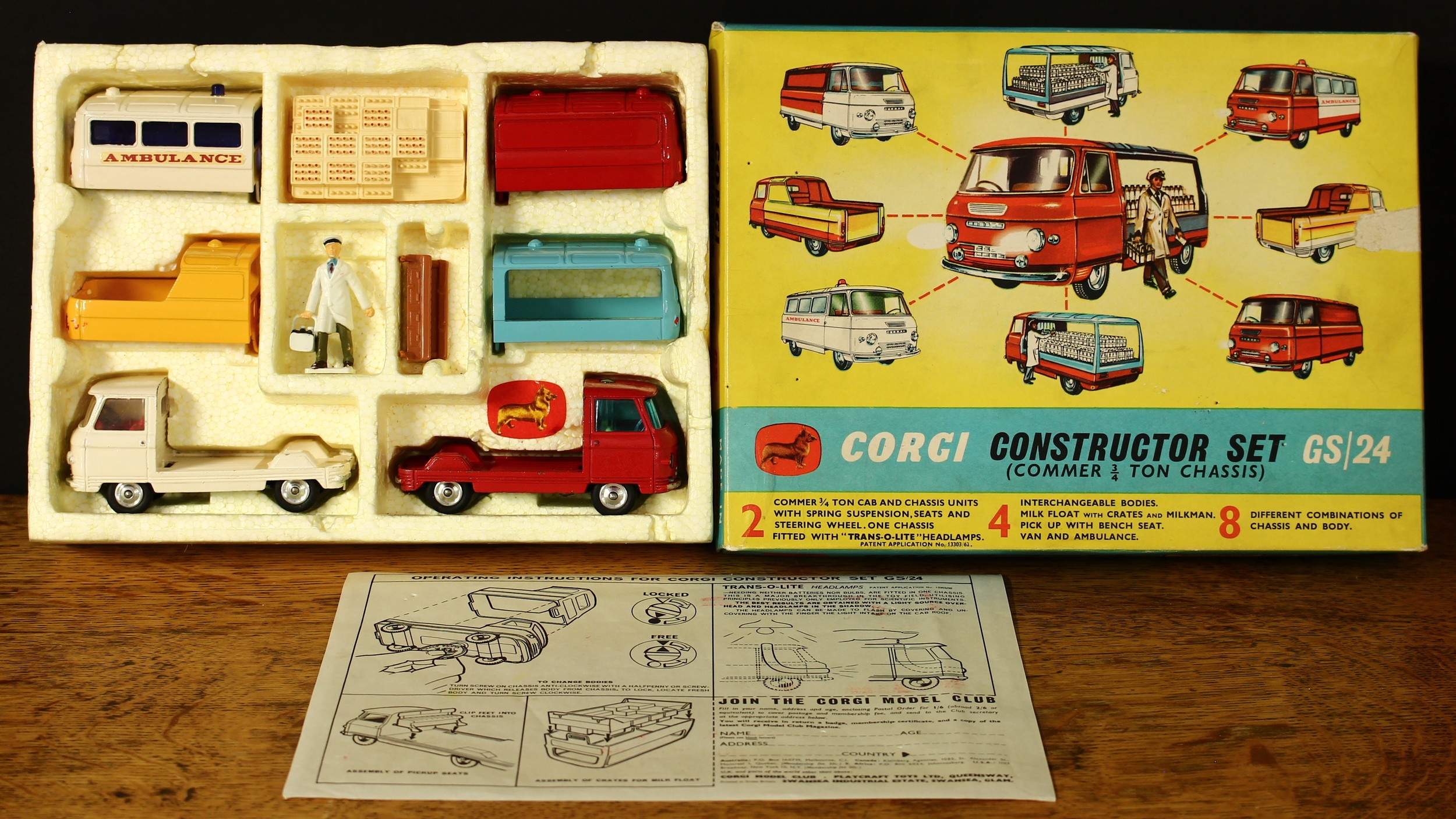 Coffret Ancien Corgi Toys Constructor Set - 2 Commerces Et 5 Caisses Laitières - Bon état