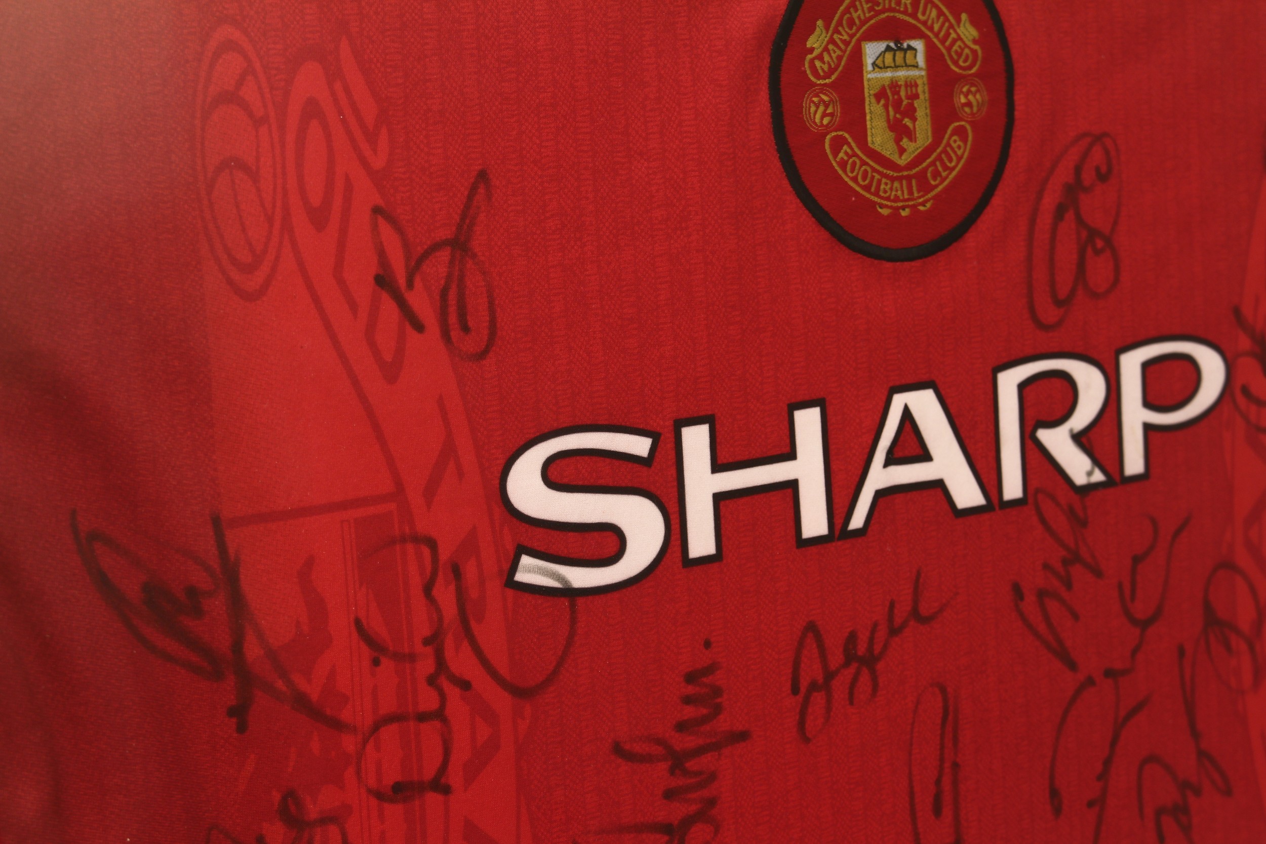 Sport, Football, Autographs, Manchester United F.C. (The Red Devils) - a 1996-1998 'Theatre of - Image 2 of 9