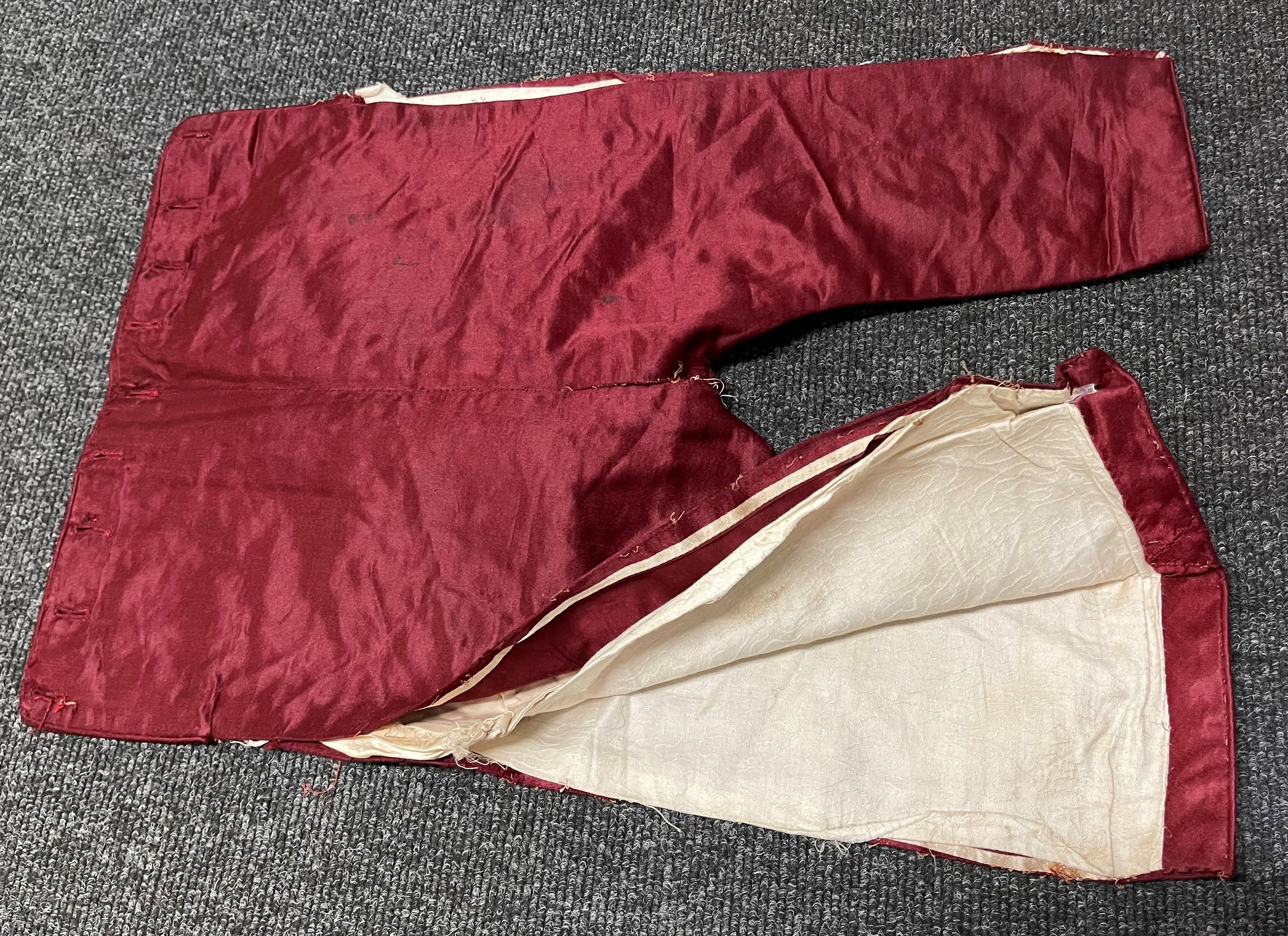 Boys Coatee with buttons and insignia of an Irish Regiment. Approx. size 30cm chest. Length from - Bild 20 aus 20