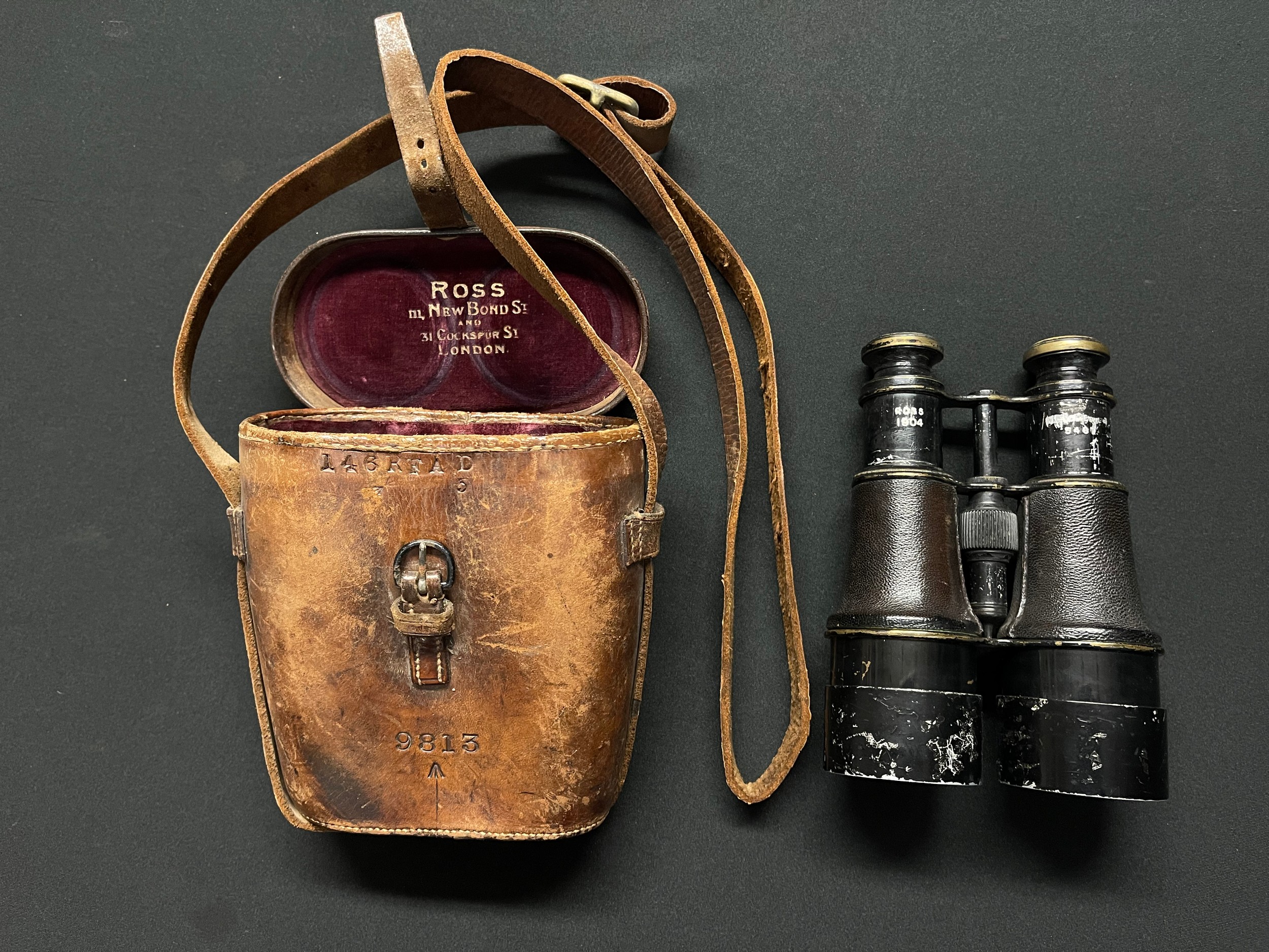 WW1 British binoculars by Ross of London 1904, Serial number 5467. Sun shades. Complete with leather
