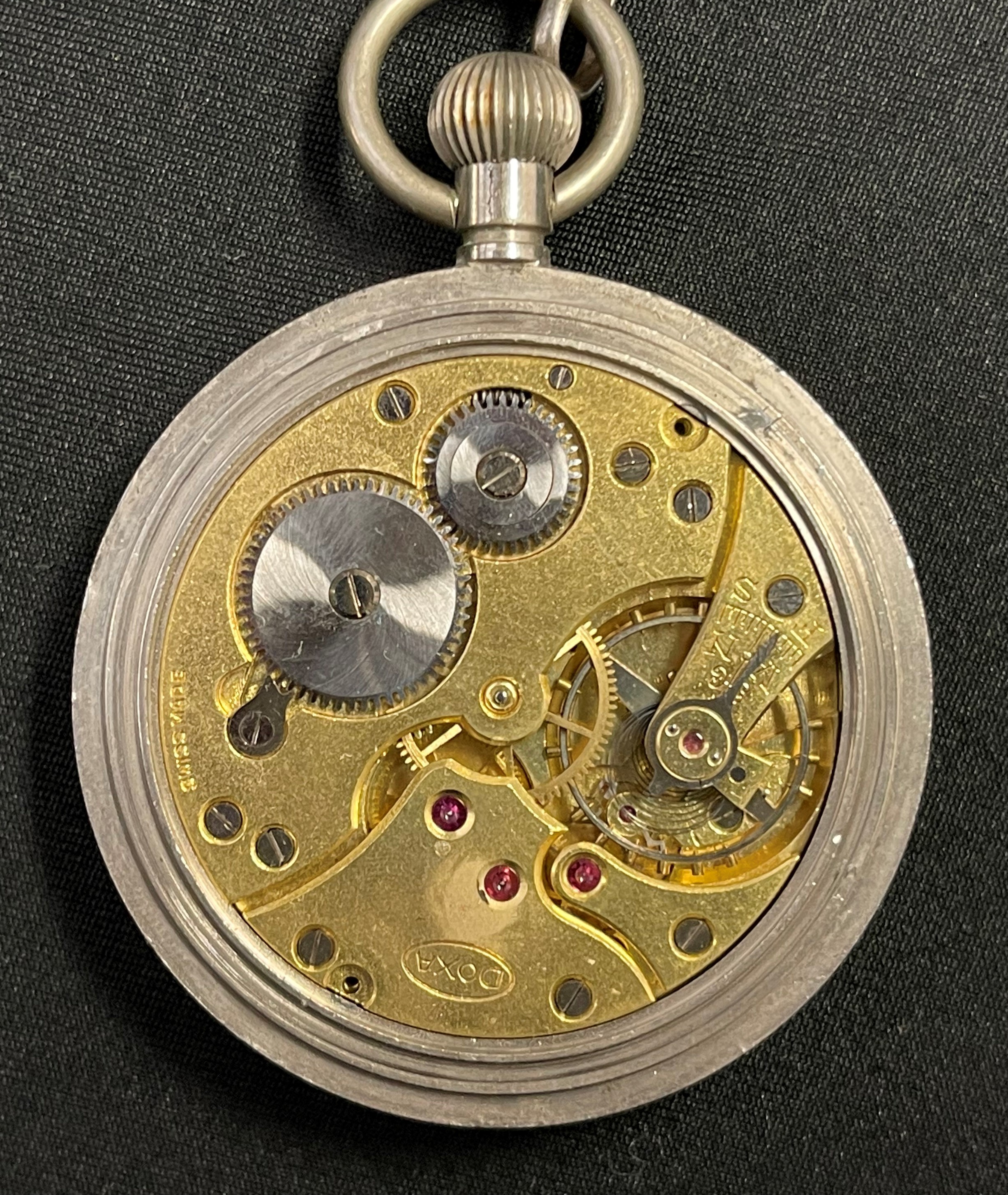 WW2 British Doxa GSTP pocket watch marked to reverse with WD Broad Arrow GSTP H00943. Enamel dial - Bild 4 aus 4