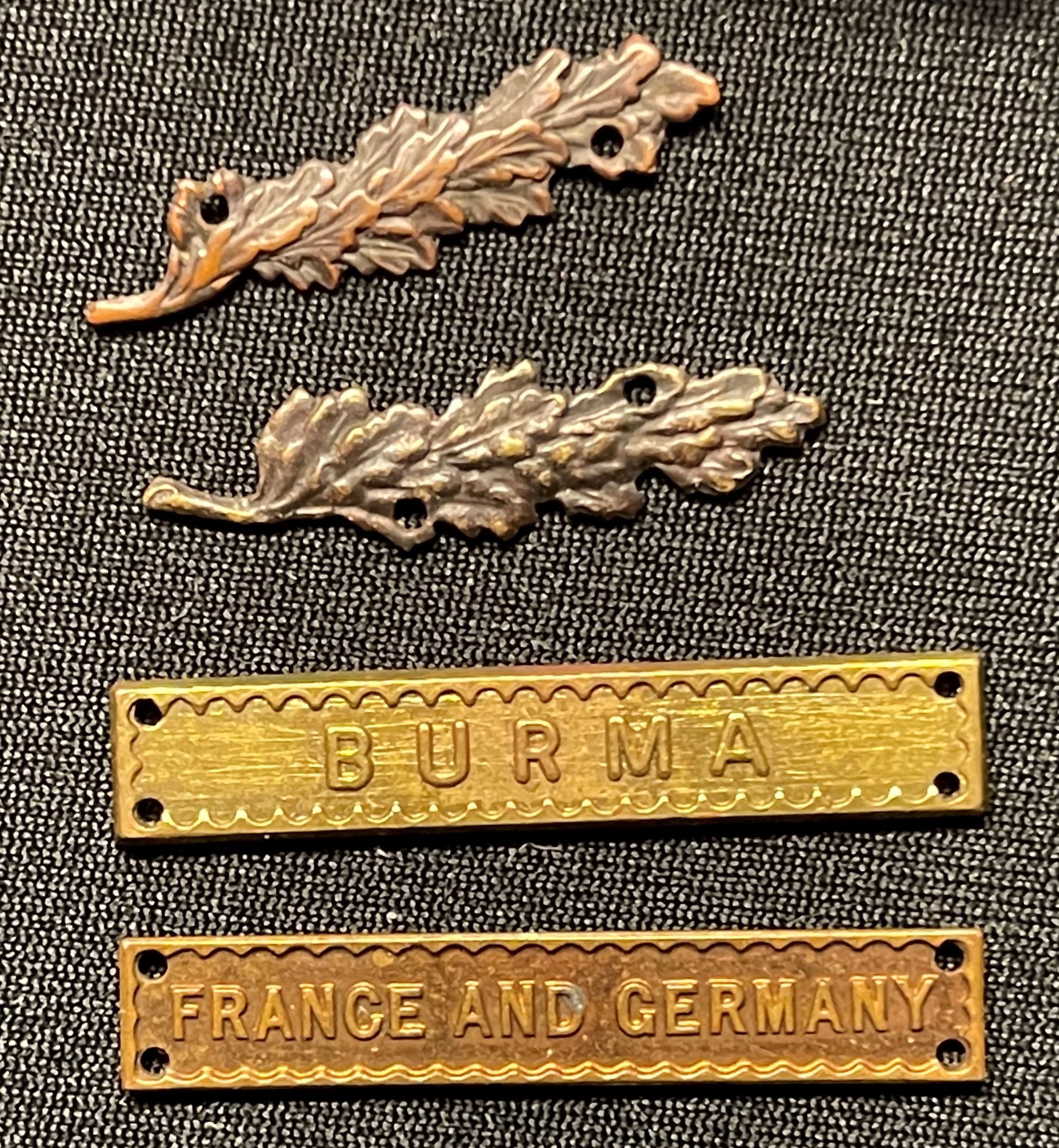 British Medal Ribbons and ribbon bars plus two MiD Oakleaves and a France & Germany Clasp and a - Bild 6 aus 6