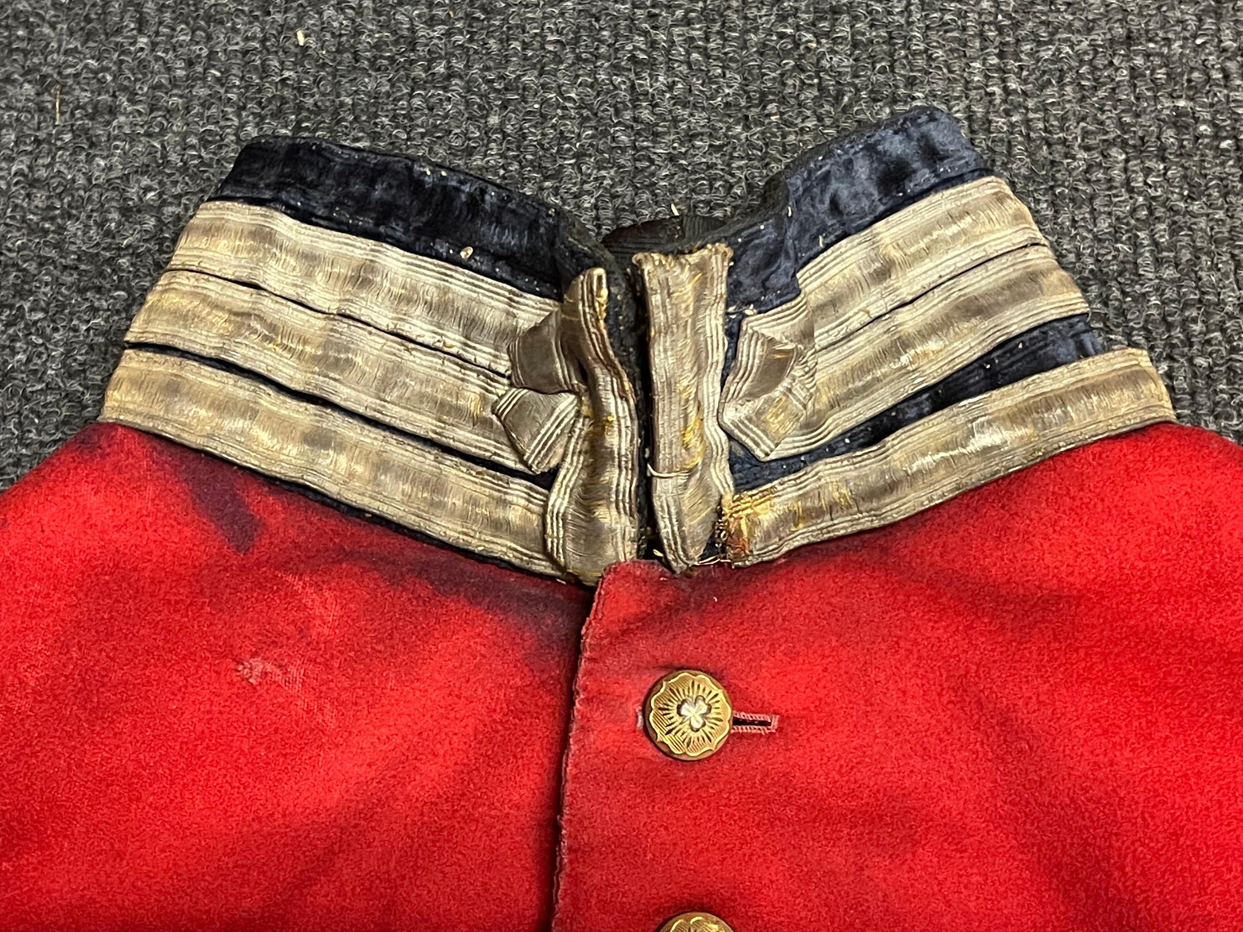 Boys Coatee with buttons and insignia of an Irish Regiment. Approx. size 30cm chest. Length from - Bild 8 aus 20