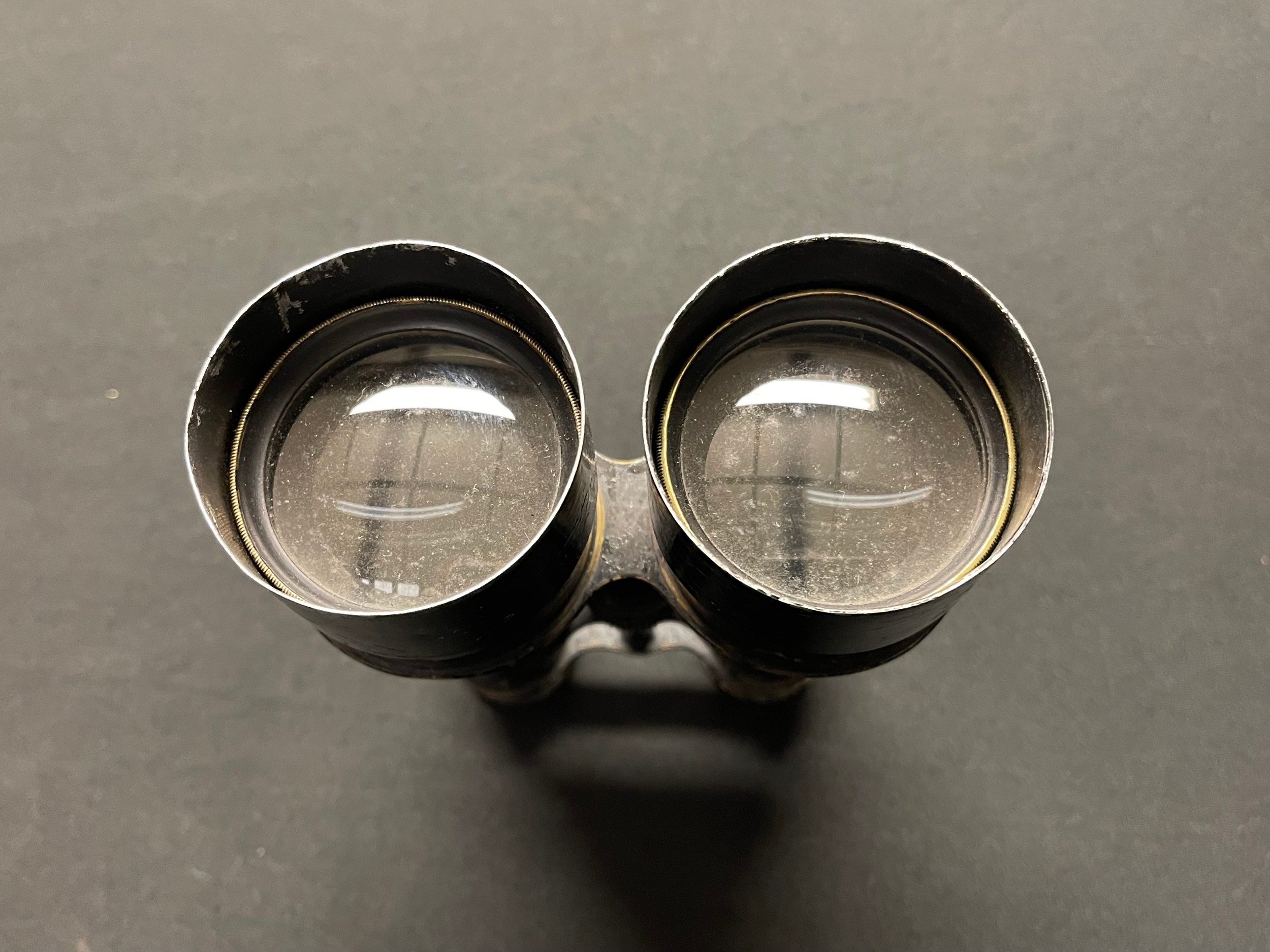 WW1 British binoculars by Ross of London 1904, Serial number 5467. Sun shades. Complete with leather - Image 5 of 11