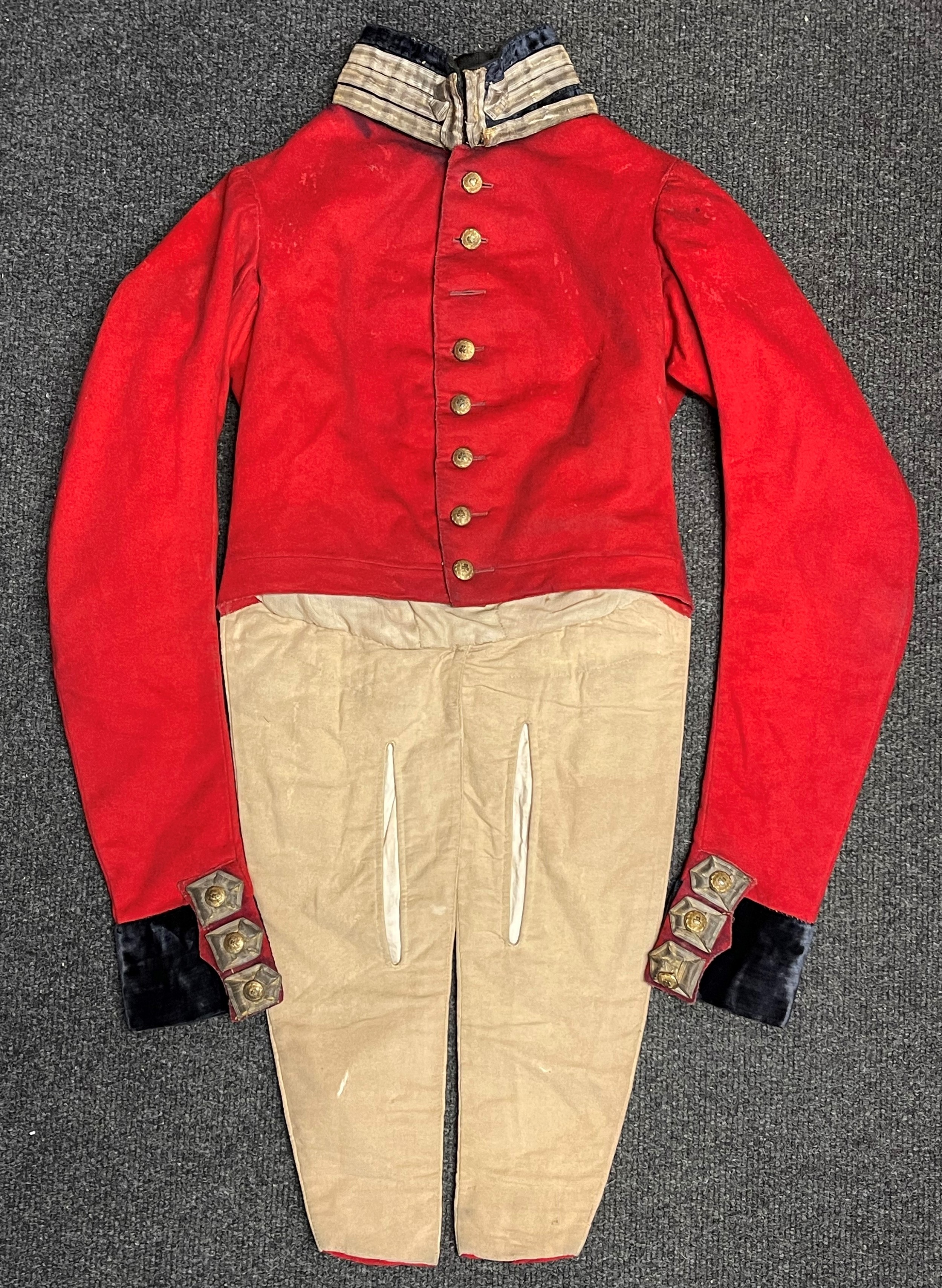 Boys Coatee with buttons and insignia of an Irish Regiment. Approx. size 30cm chest. Length from - Bild 3 aus 20