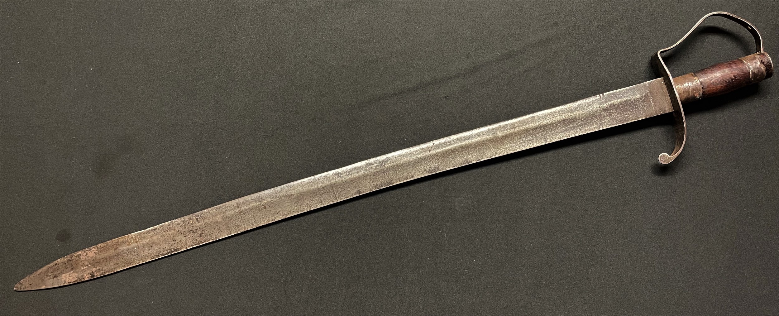 European Broadsword with fullered single edged blade 790 mm in length. No markings. Decorated - Bild 2 aus 20