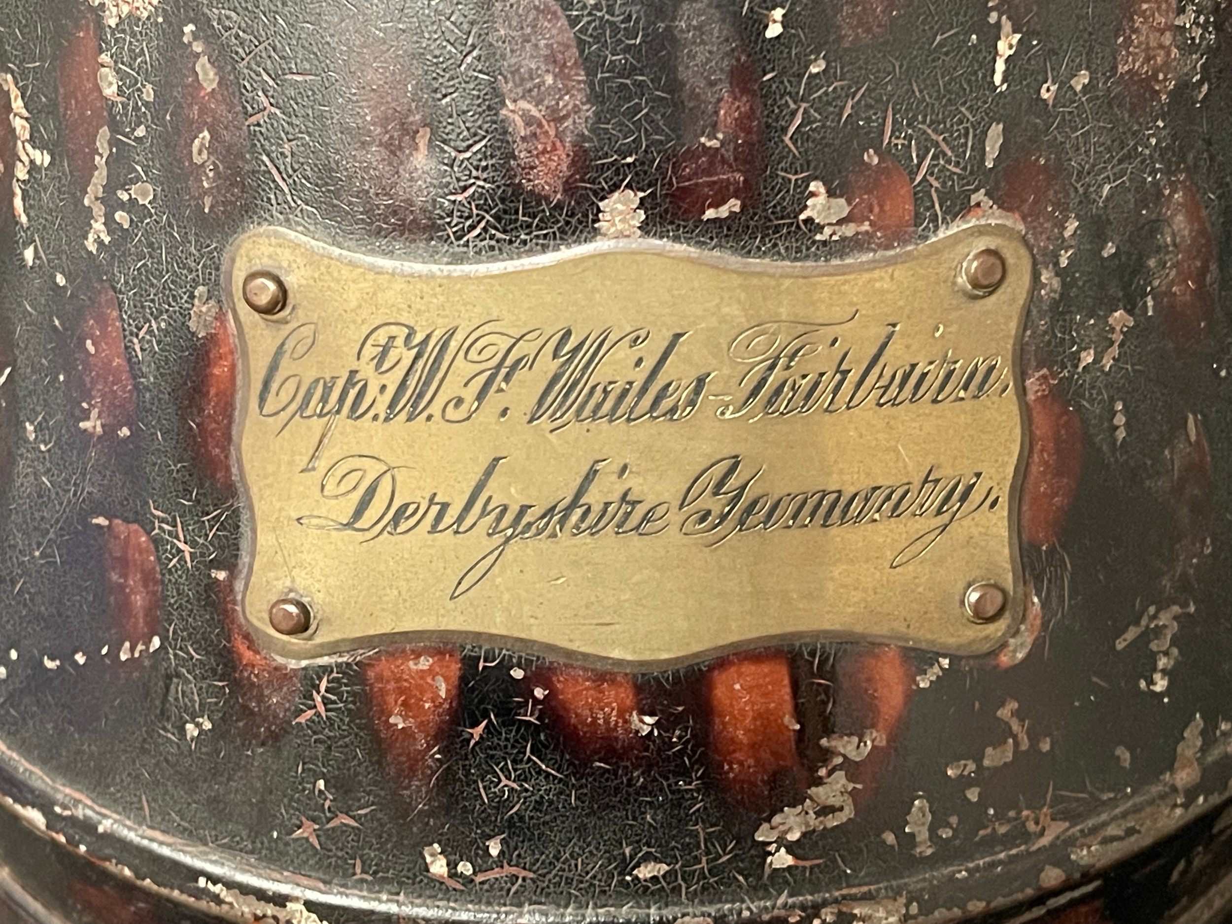 Derbyshire Yeomanry Officers Helmet Tin named to Capt. WF Wailes-Fairbairn. Maker marked "Hawkes & - Bild 2 aus 5