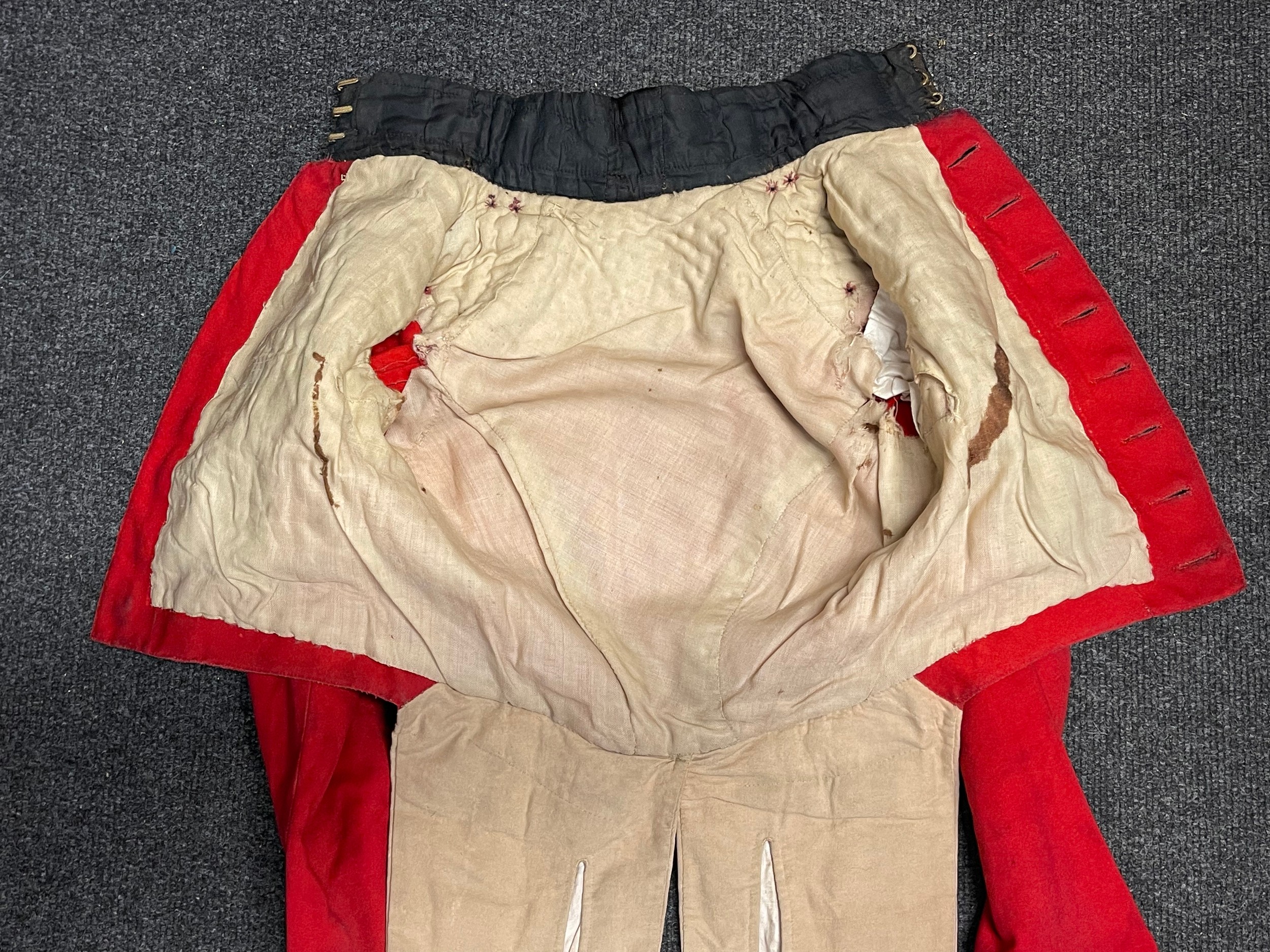 Boys Coatee with buttons and insignia of an Irish Regiment. Approx. size 30cm chest. Length from - Bild 14 aus 20