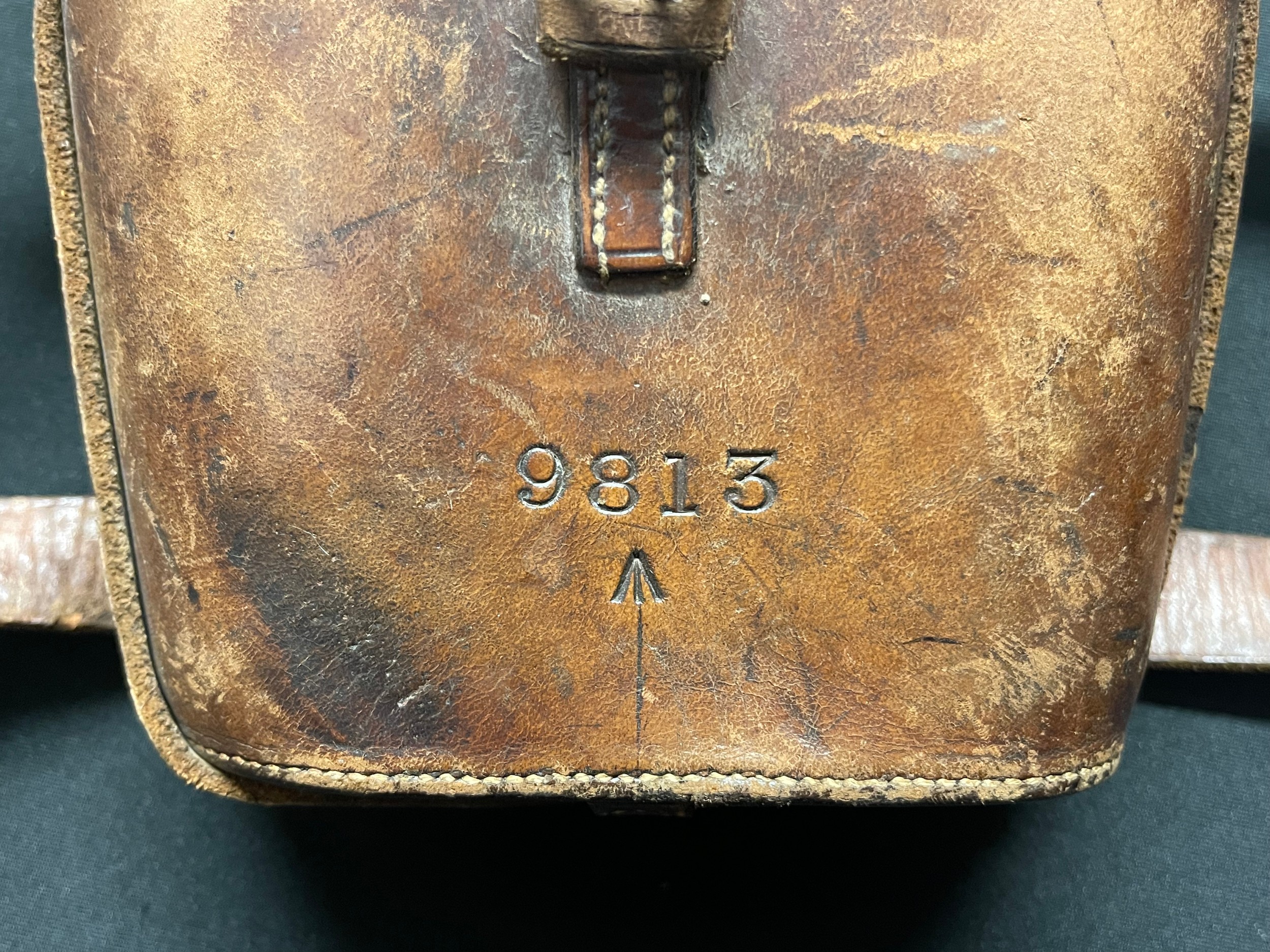 WW1 British binoculars by Ross of London 1904, Serial number 5467. Sun shades. Complete with leather - Image 8 of 11